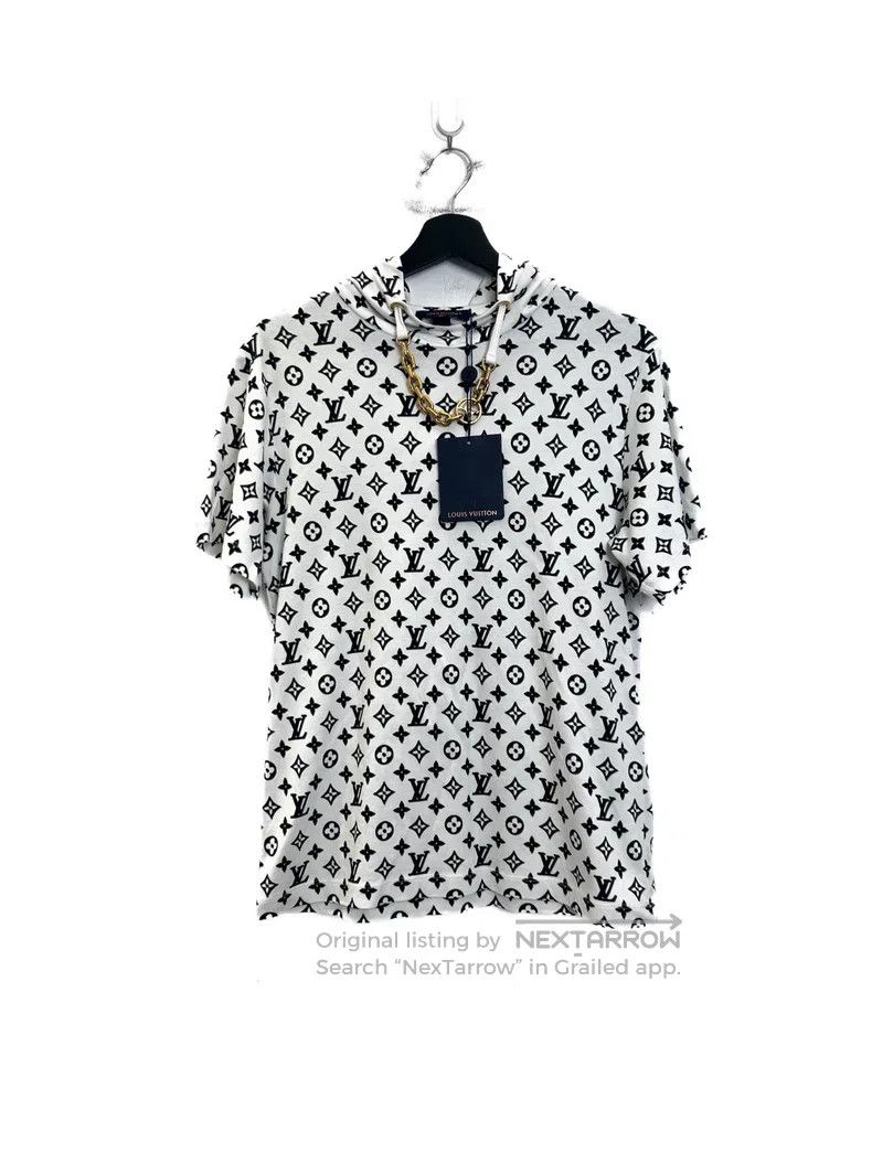 Louis Vuitton Louis Vuitton Full logo hooded short sleeves Size US M / EU 48-50 / 2 - 1 Thumbnail