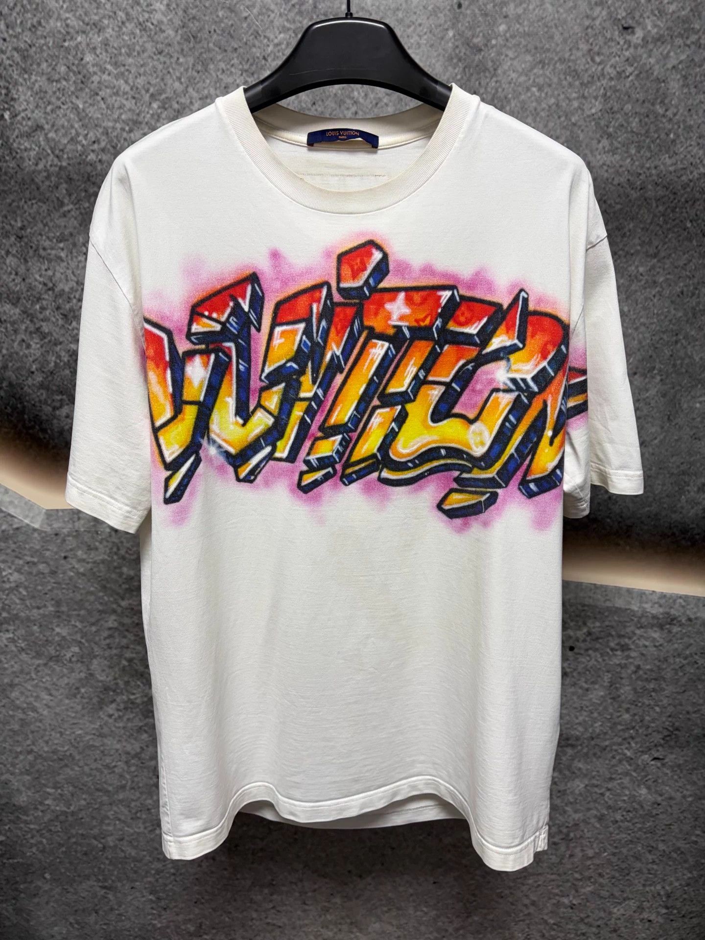 Louis Vuitton LV Flame Graffiti Short Sleeve Tee White XL Size US XL / EU 56 / 4 - 1 Thumbnail