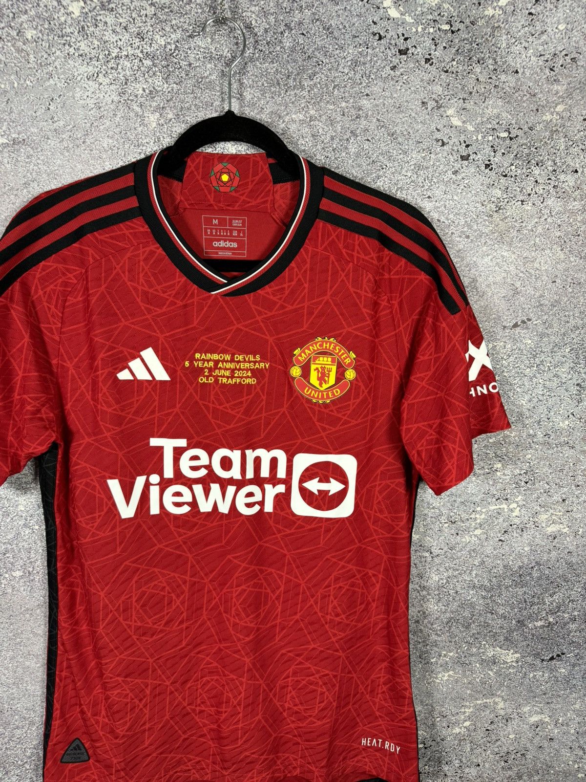 Adidas Manchester United 2023/24 Adidas Jersey Rainbow Devils M sz Size US M / EU 48-50 / 2 - 2 Thumbnail