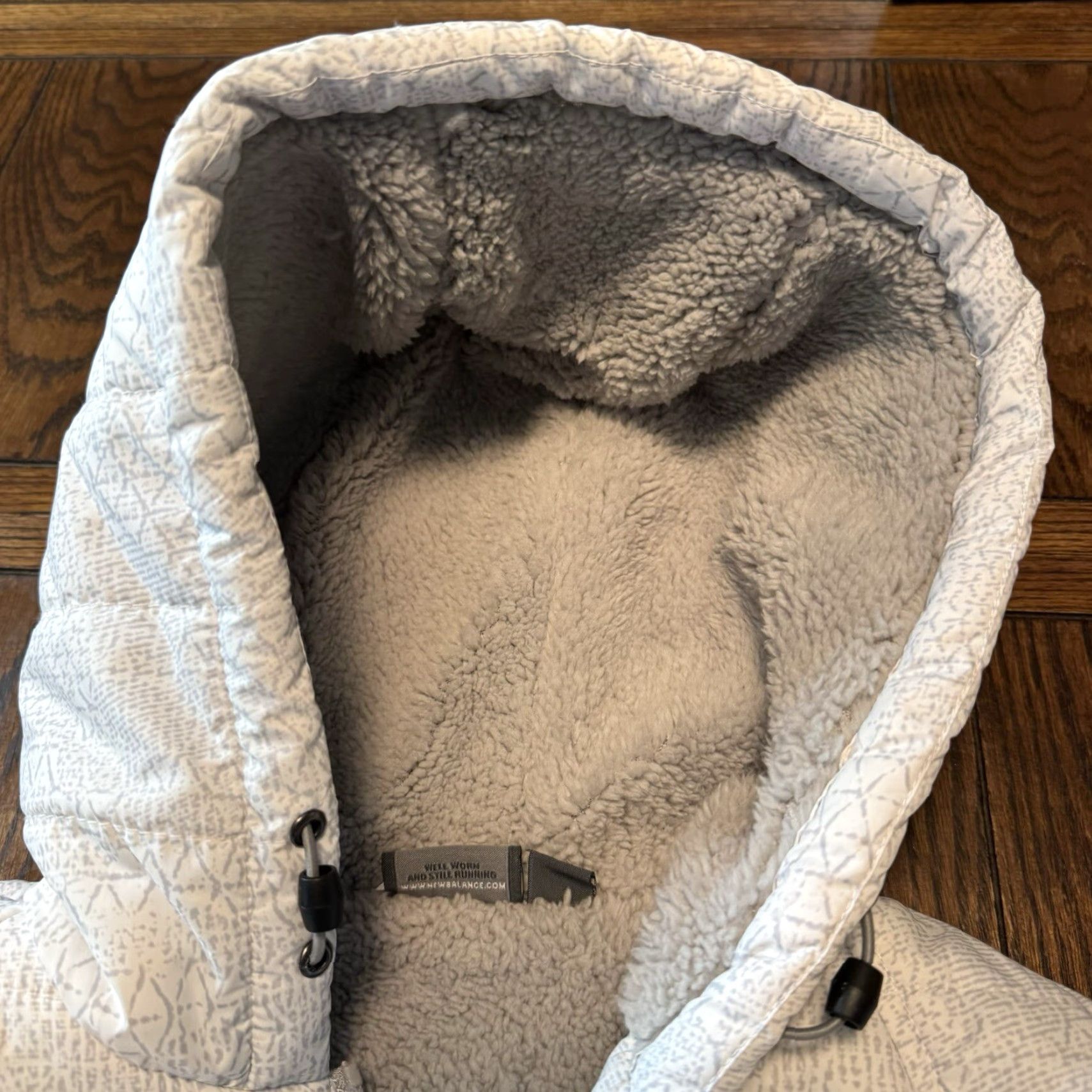 New Balance New Balance Puffer Tech Hooded Sherpa Lined Jacket Womens Large White Gray New Size L / US 10 / IT 46 - 4 Thumbnail
