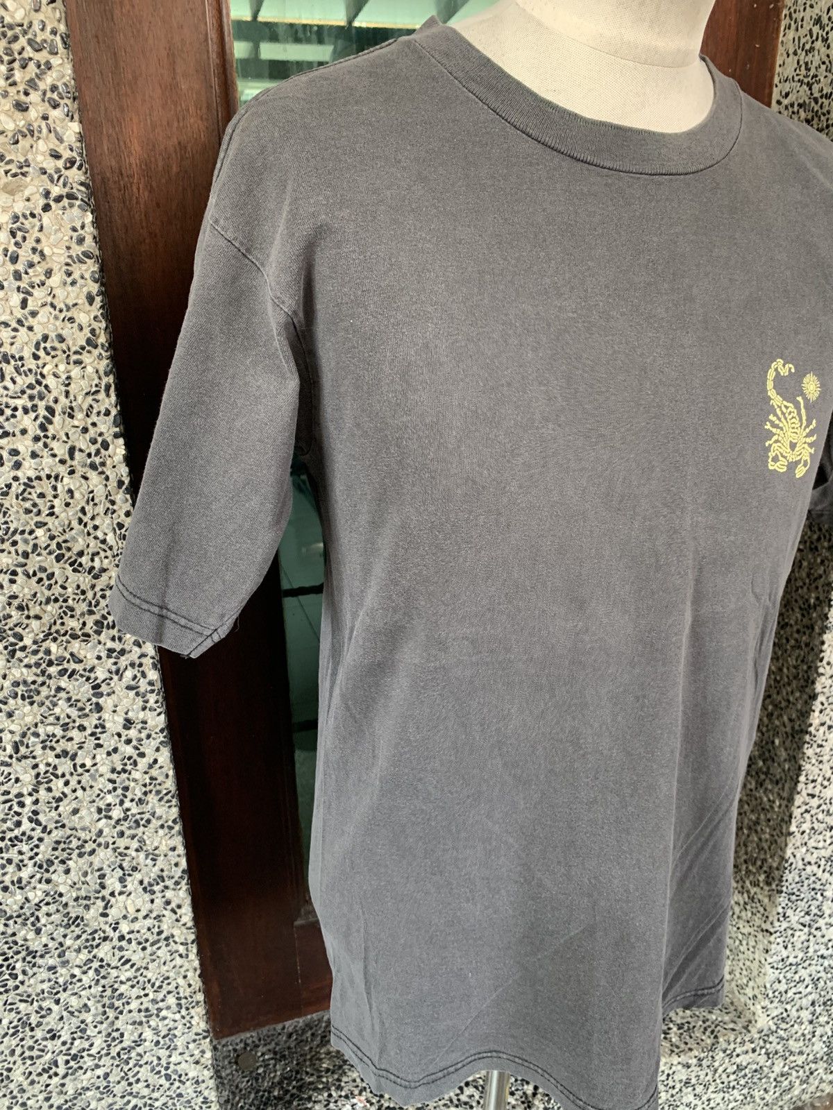 Vintage Vintage 90s Scorpion Bay Mas Fina Surf Surfing Surfwear Tees Size US M / EU 48-50 / 2 - 6 Thumbnail