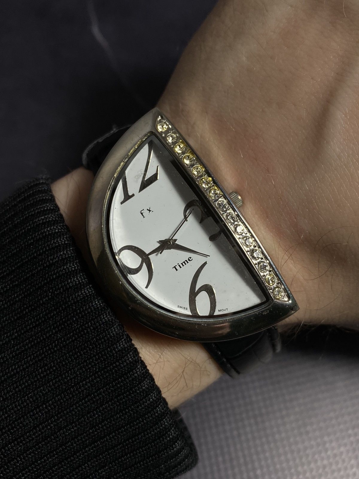 Japanese Brand Asymmetrical watches with crystals, Japanese brand Size ONE SIZE - 3 Thumbnail