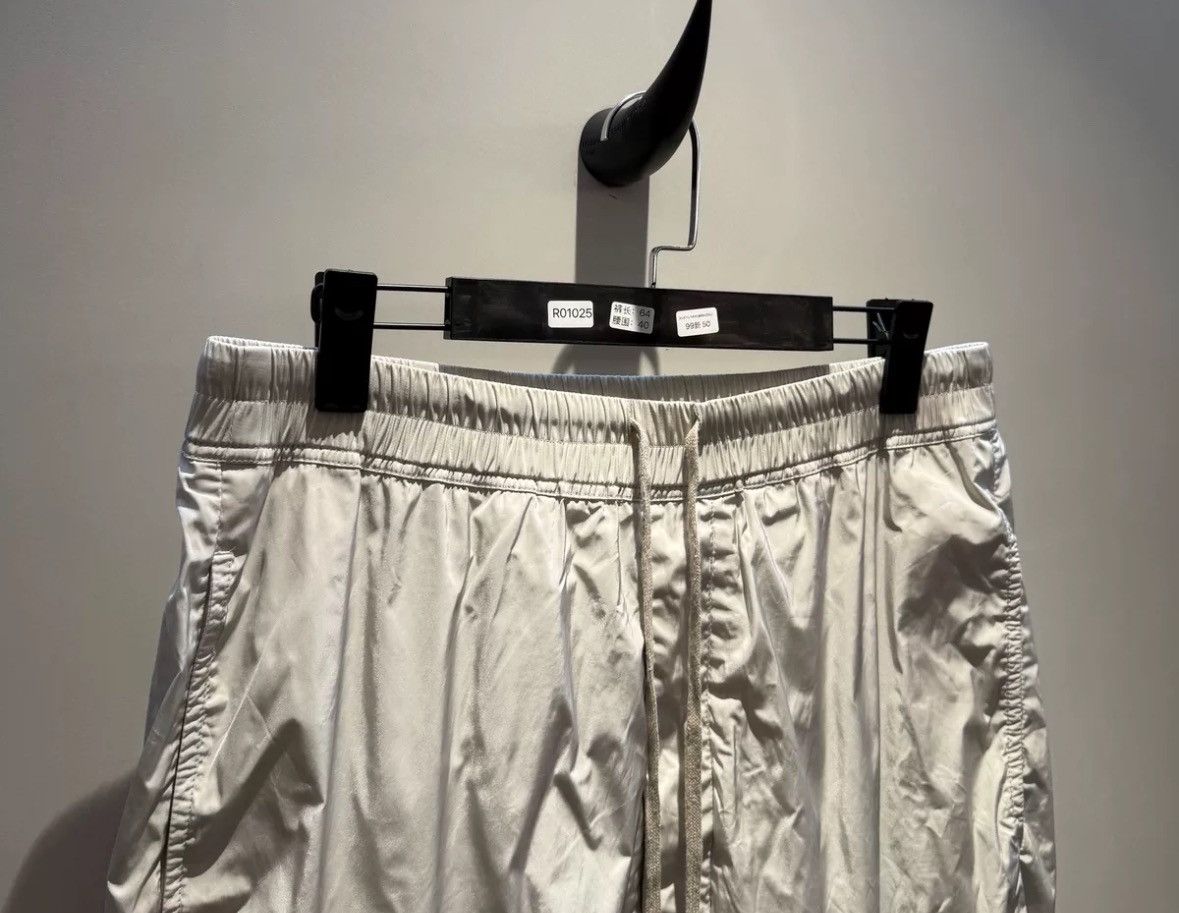 Rick Owens Rick owens mainline reflective material basic crotch shorts Size US 40 / EU 56 - 4 Thumbnail