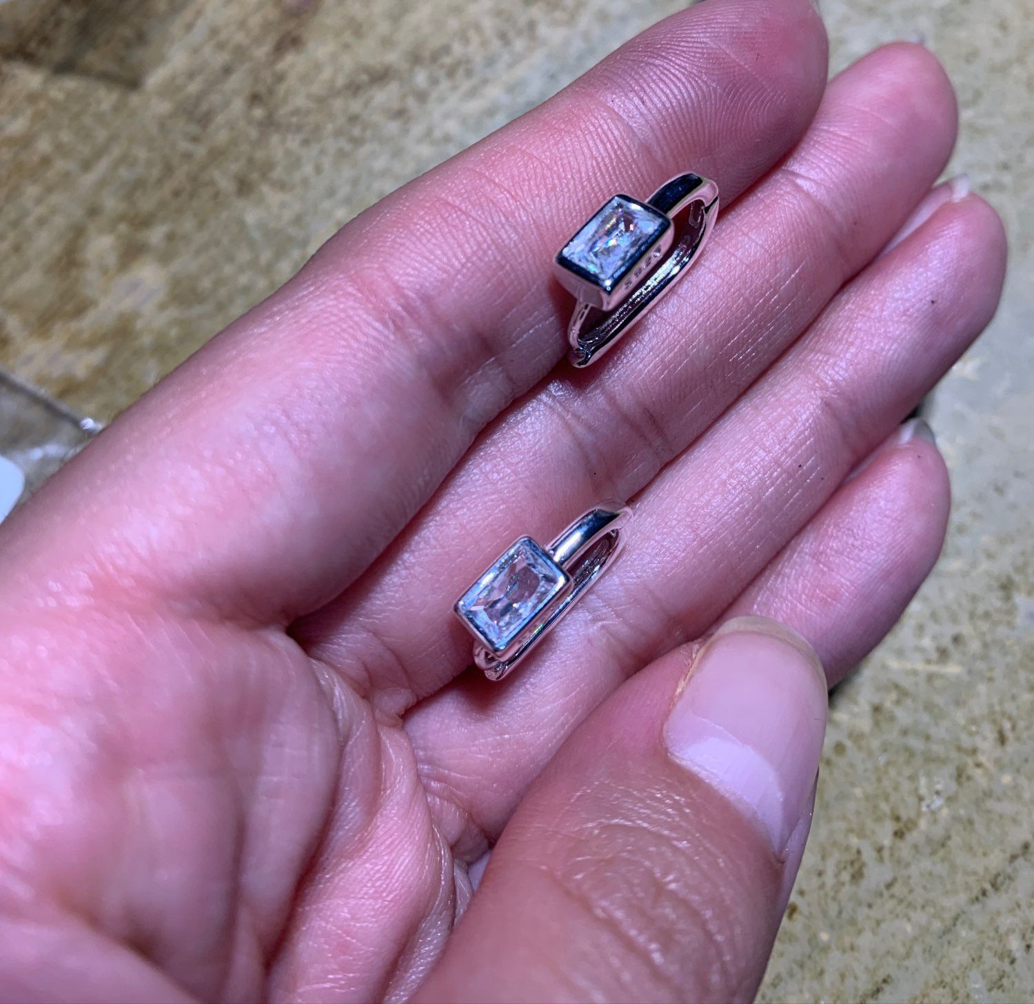 Vintage U-Shape Hoop Earring Size ONE SIZE - 5 Thumbnail