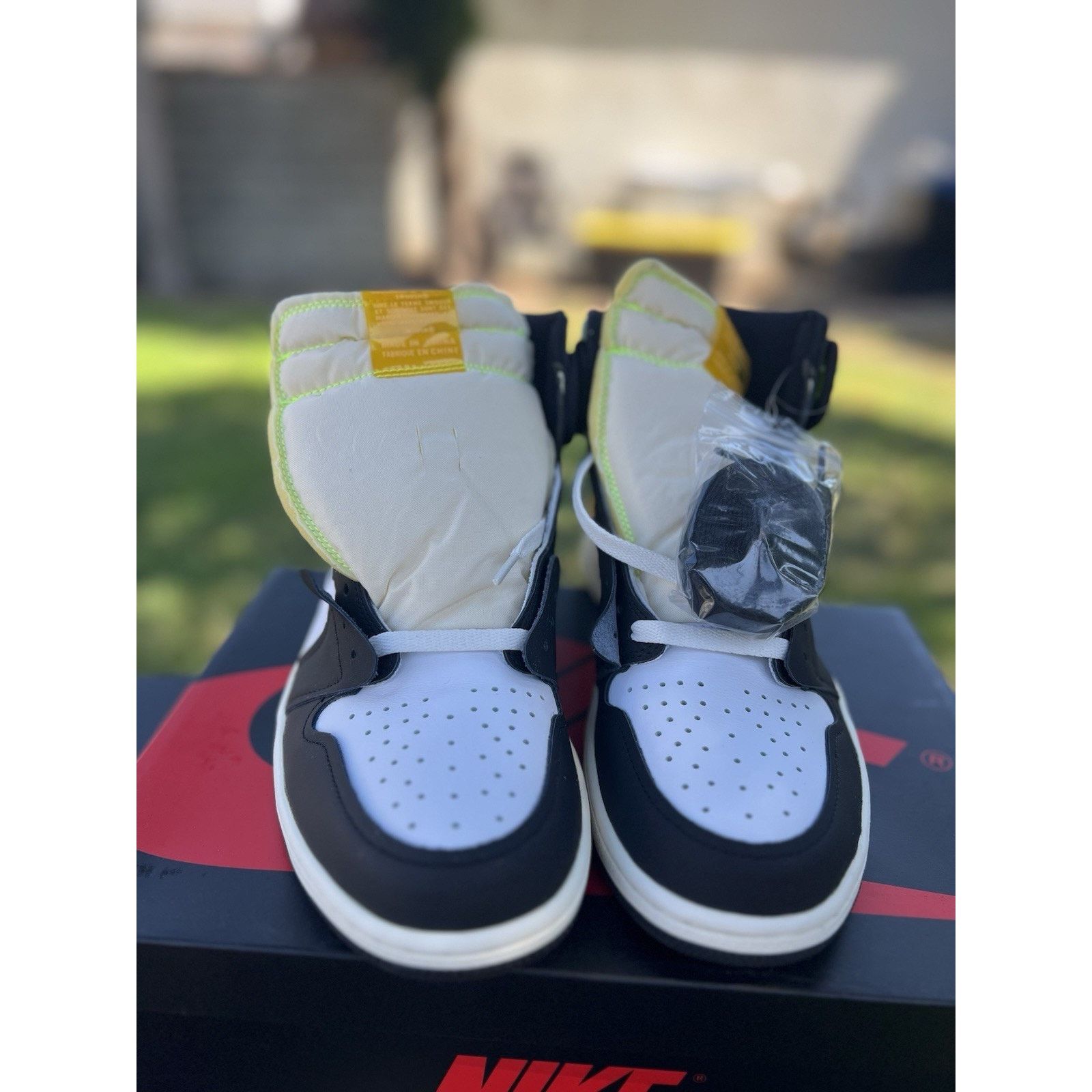 Nike Brand New Nike Air Jordan Retro 1 Volt Gold 2021 Size US 11 / EU 44 - 2 Thumbnail