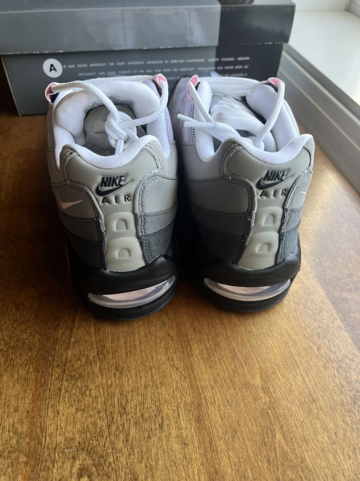 Nike Nike Air Max 95 Pink Foam Size US 9.5 / EU 42-43 - 3 Thumbnail
