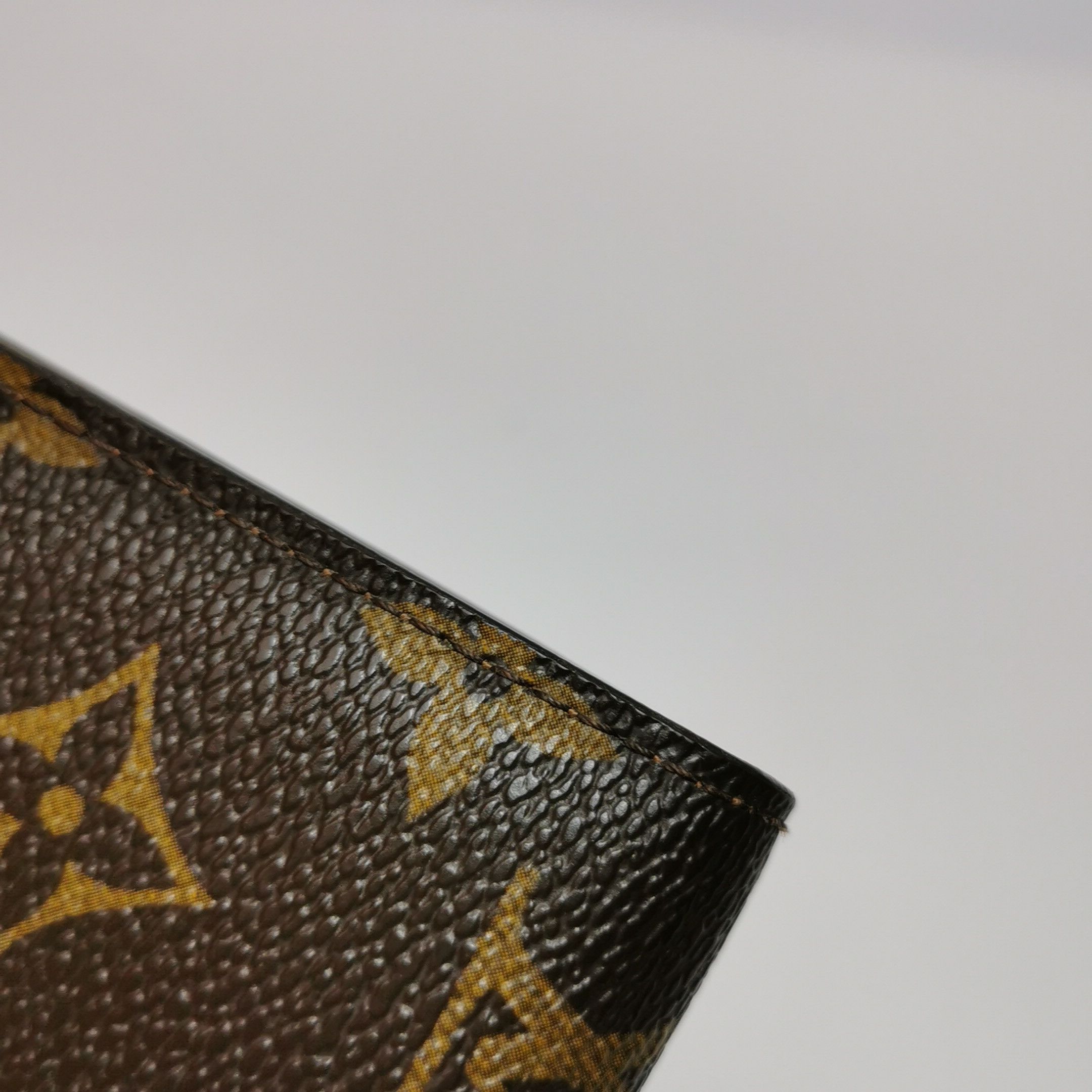 Louis Vuitton Louis Vuitton (LV) Joey cowhide vegetable tanned leather Mo Size ONE SIZE - 4 Thumbnail