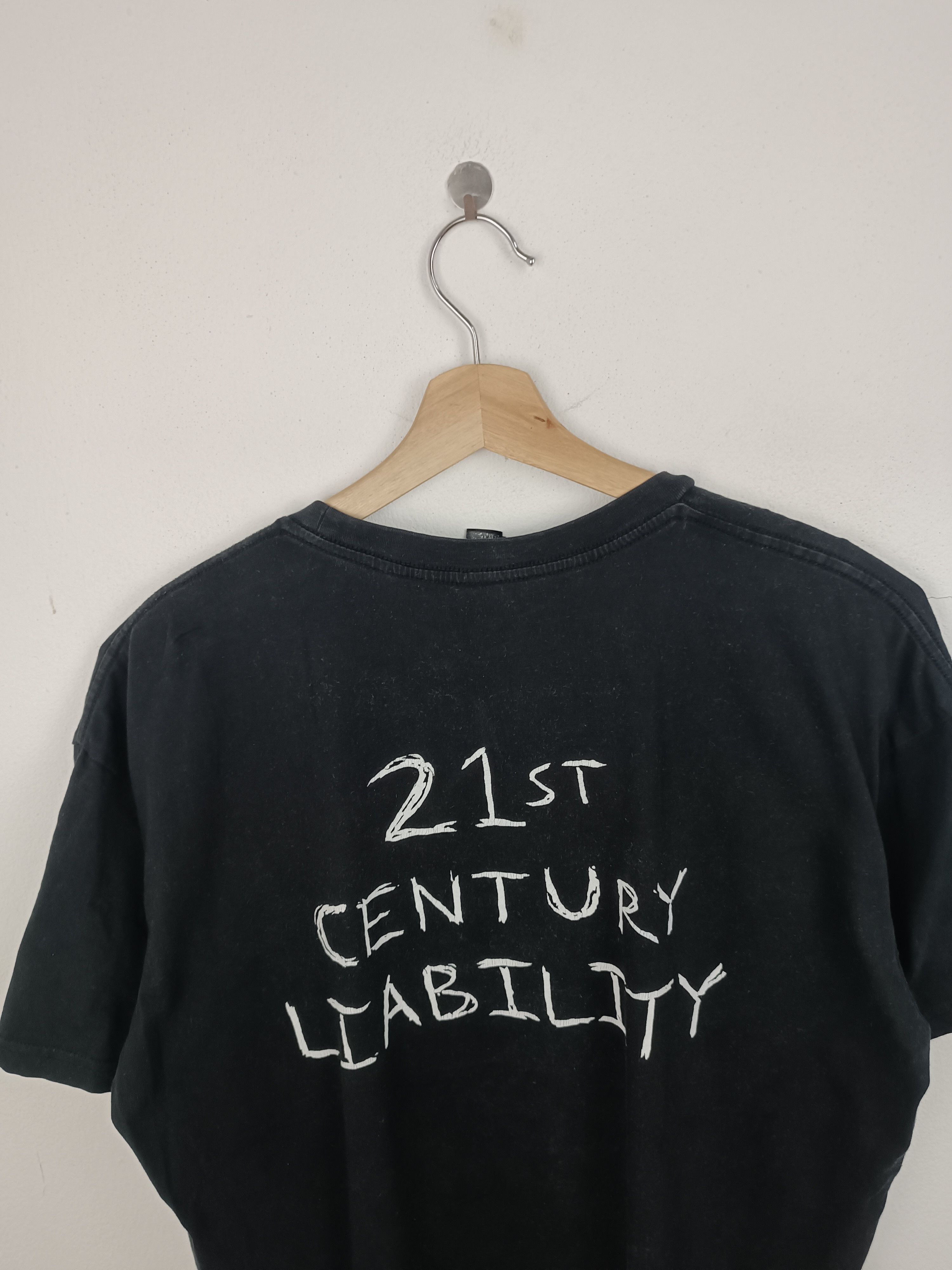 Band Tees VINTAGE YUNGBLUD 21ST CENTURY LIABILITY PUNK ROCK 182 41 TEE Size US XL / EU 56 / 4 - 18 Thumbnail