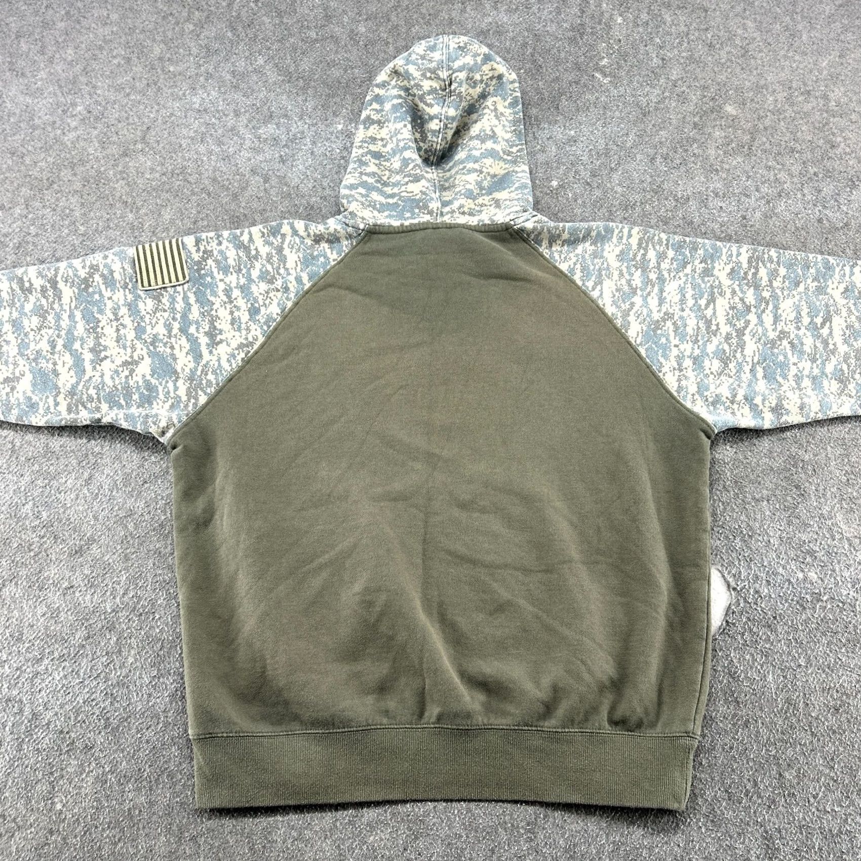 Ariat Ariat Hoodie Mens M Green Digital Camo Pullover Cotton Drawstring Workwear Size US M / EU 48-50 / 2 - 6 Thumbnail