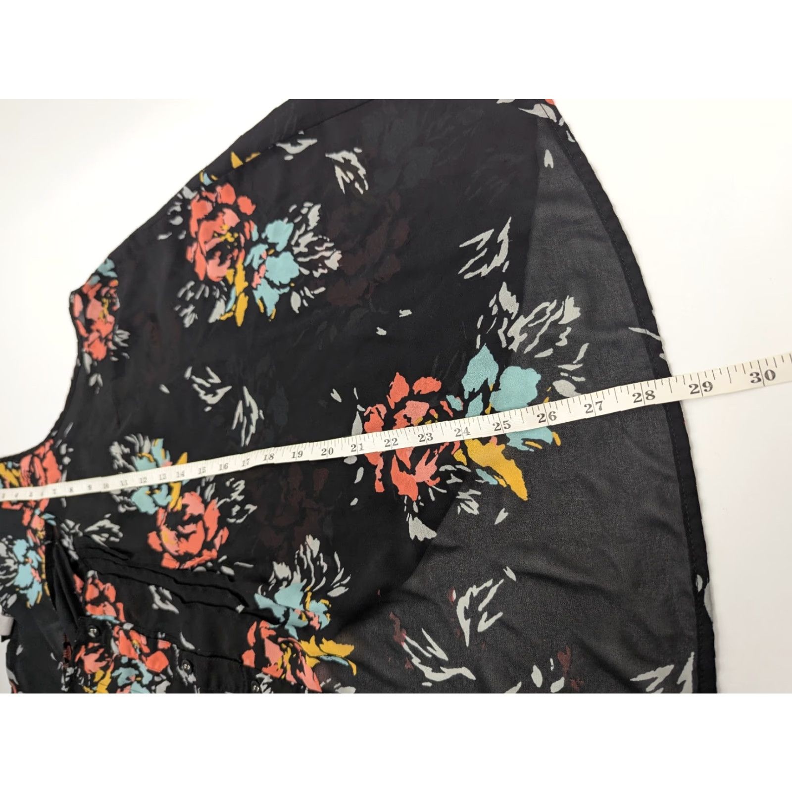 Torrid Torrid Black Floral Sheer Pleated Button Tank Blouse Open Back Women Size 3 Size XS / US 0-2 / IT 36-38 - 5 Thumbnail