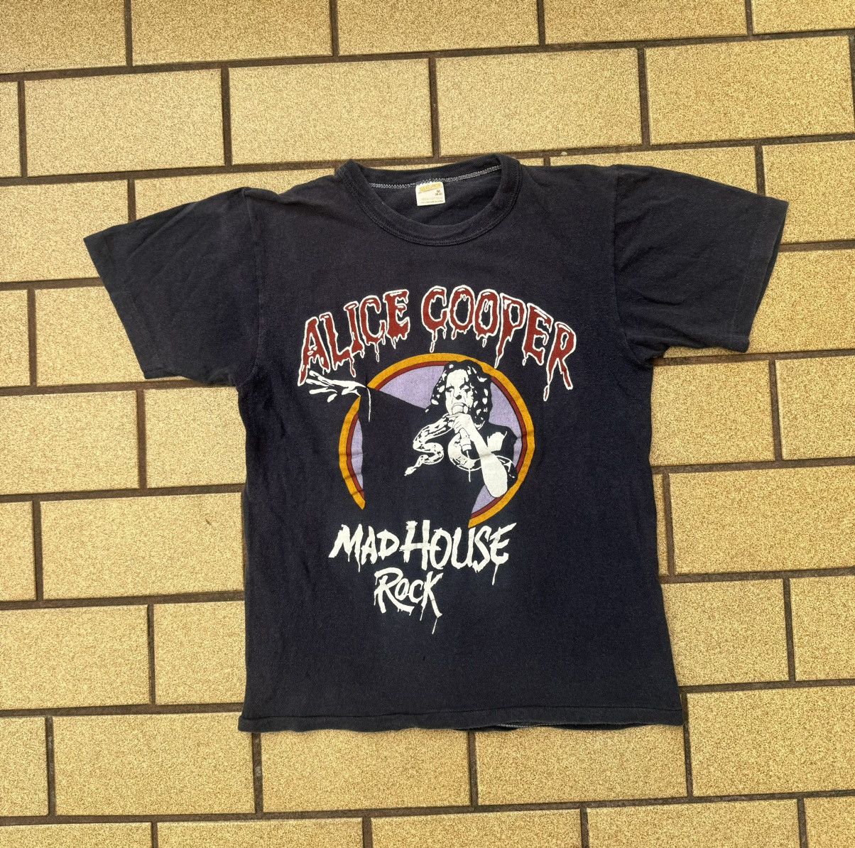 Band Tees × Vintage 1979 Alice Cooper Mad House World Tour 79 Grail true vintage Size US M / EU 48-50 / 2 - 1 Thumbnail