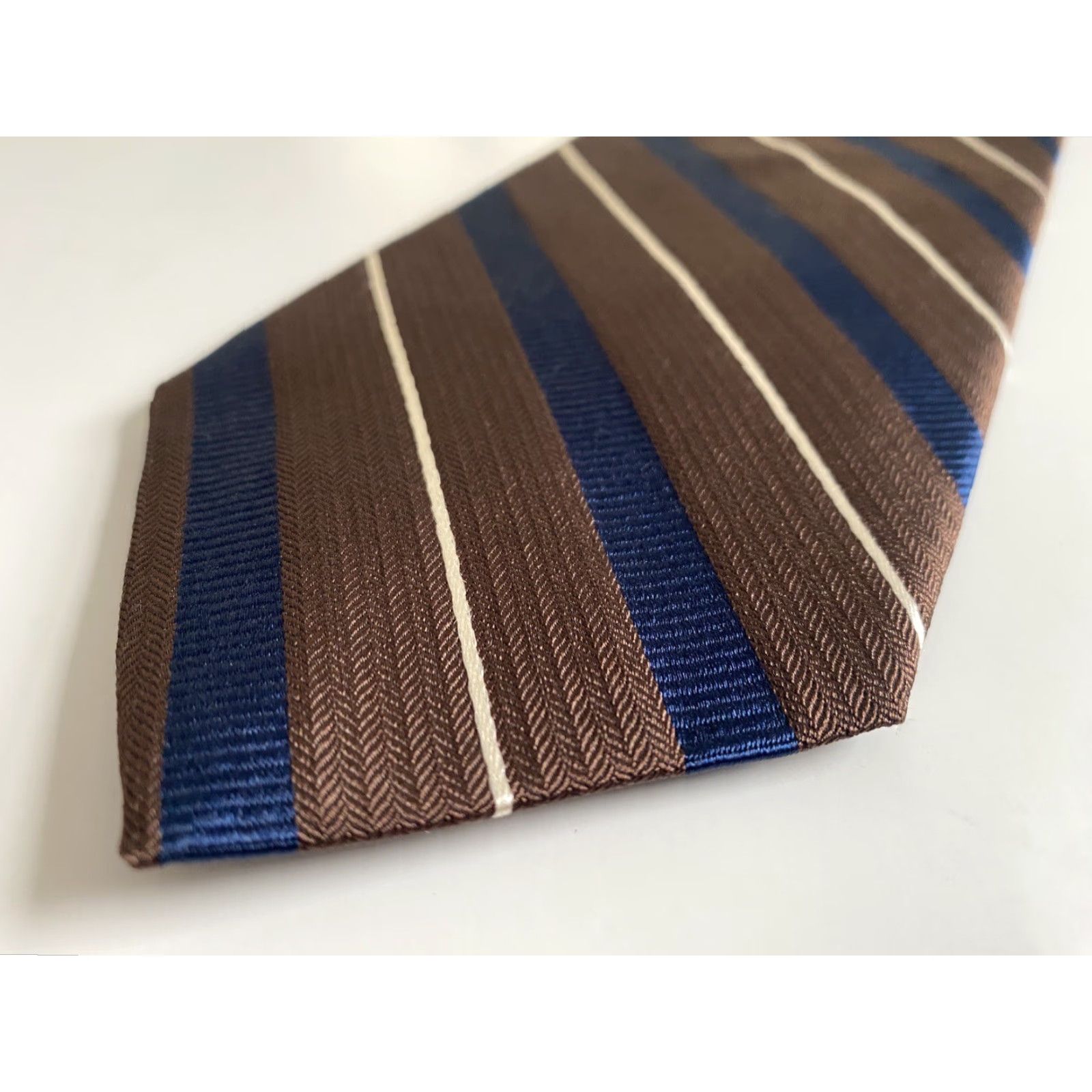 Vintage Hickey Freeman Men’s Luxury Silk Tie Hand Made in USA Fabric Woven in Italy Striped 100% Silk Brown 58" Length 3.5" Width Classic Tie Mens Size ONE SIZE - 5 Thumbnail