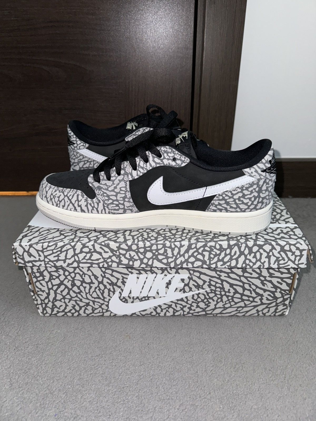 Jordan Brand × Nike Jordan 1 Retro Low OG Black Cement Size US 9 / EU 42 - 4 Thumbnail