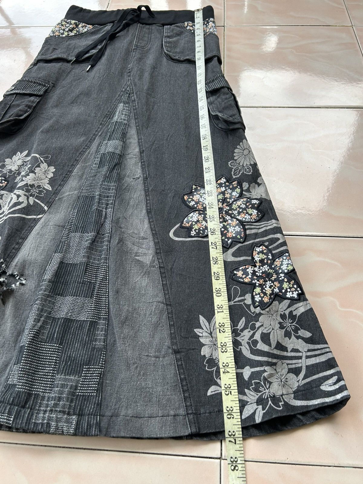 Japanese Brand Karakuri Tamashii Floral Strechable Denim Skirt Size 24" / US 00 / IT 34 - 11 Thumbnail