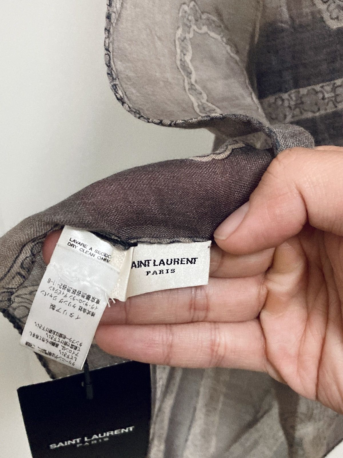 Saint Laurent Paris SAINT LAURENT PARIS BY HEDI SLIMANE 15SS RUNWAY SCARF Size ONE SIZE - 9 Thumbnail