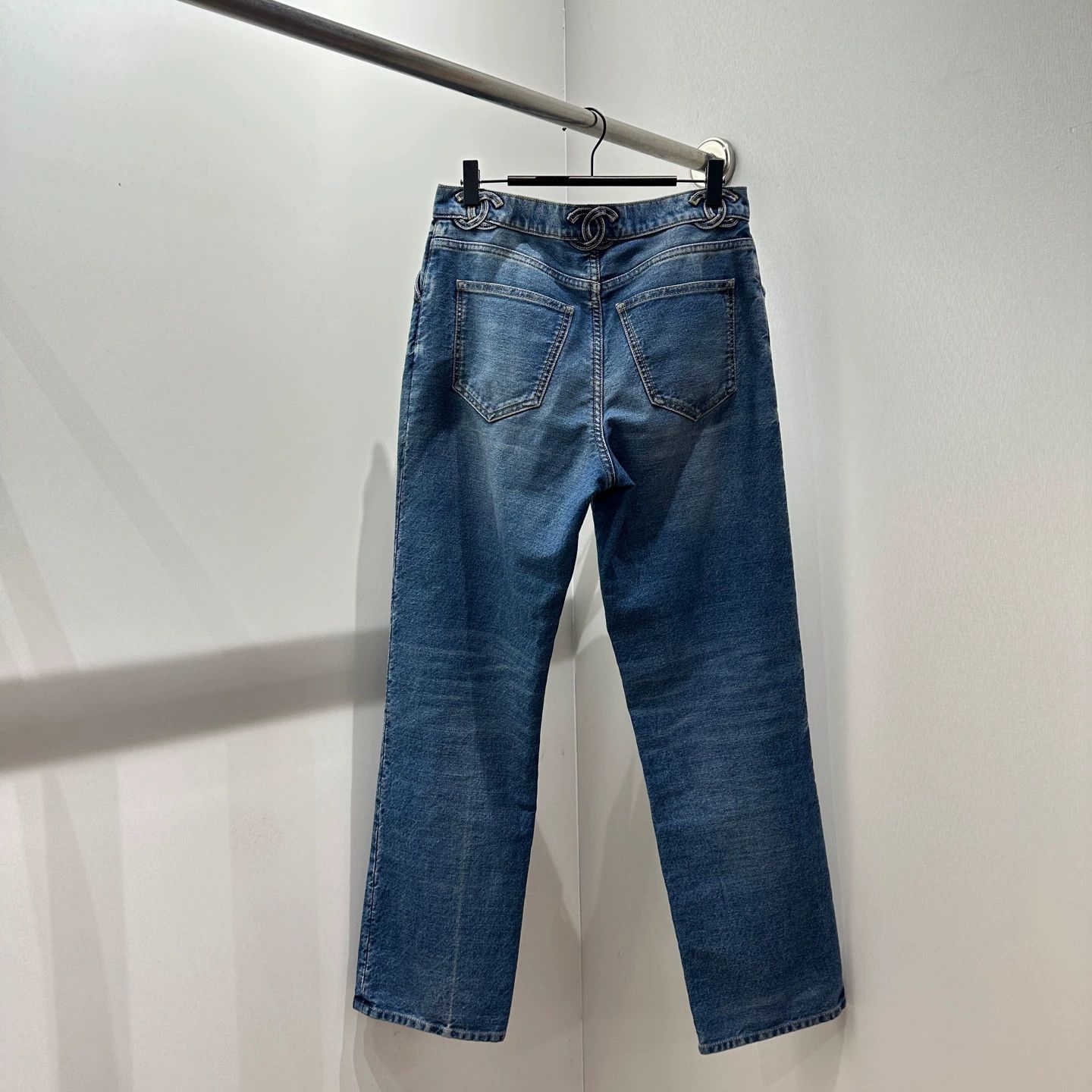 Chanel Chanel mar512 CC Logo Straight Jeans 36 Size 26" / US 2 / IT 38 - 2 Thumbnail