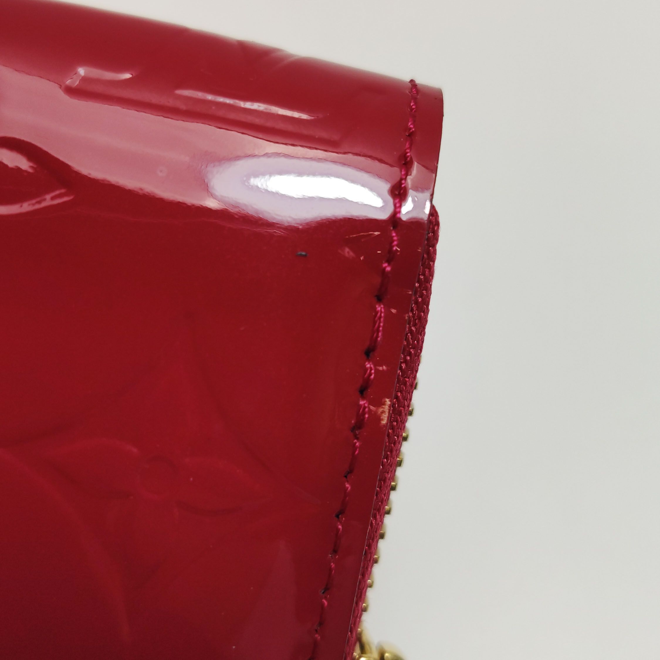 Louis Vuitton Louis Vuitton (LV) Zippy patent leather monogram embossed z Size ONE SIZE - 8 Thumbnail