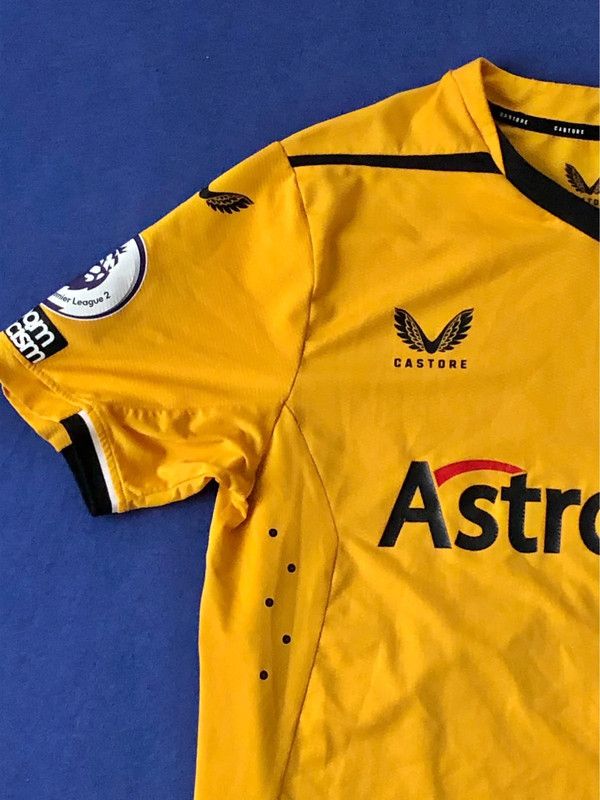 Castore Match Worn Wolverhampton Wanderers home jersey 2022/2023 Size US M / EU 48-50 / 2 - 2 Thumbnail