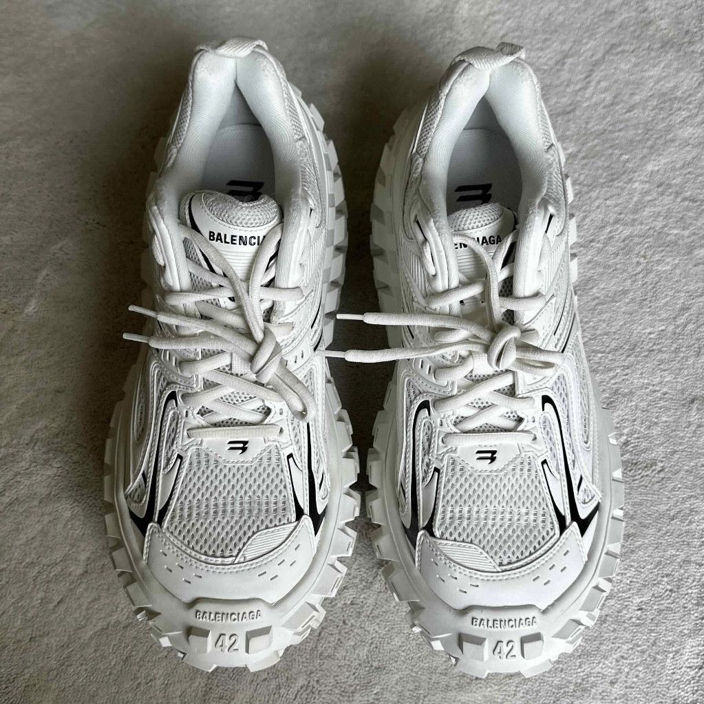 BALENCIAGA DEFENDER BOUNCER SNEAKERS Eggshell/Black Sz 42 EU