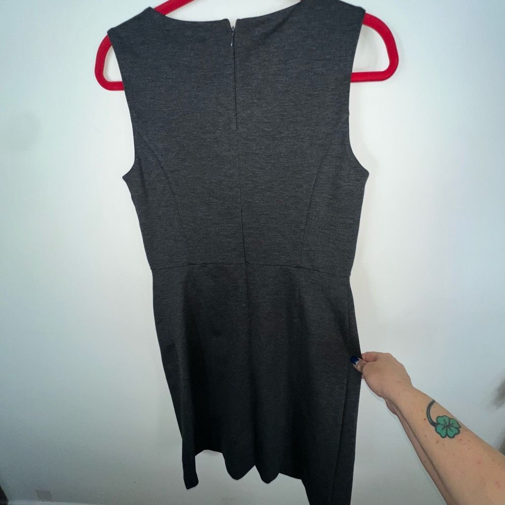 Croft & Barrow Croft & Barrow Sleeveless Tapered Dress with Pockets Size S / US 4 / IT 40 - 8 Thumbnail