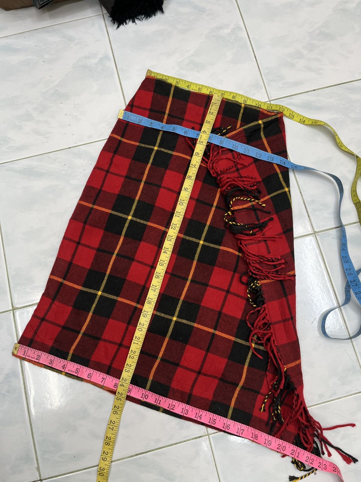 JW Anderson × Uniqlo 🔥🔥🔥STEALS JW ANDERSON X UNIQLO TARTAN SKIRTS Size 24" / US 00 / IT 34 - 13 Thumbnail