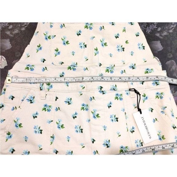 WeWoreWhat Revolve WeWoreWhat Slit Overall ShortsWatercolor Ditsy Ivory Size 34" / US 12 / IT 48 - 9 Thumbnail