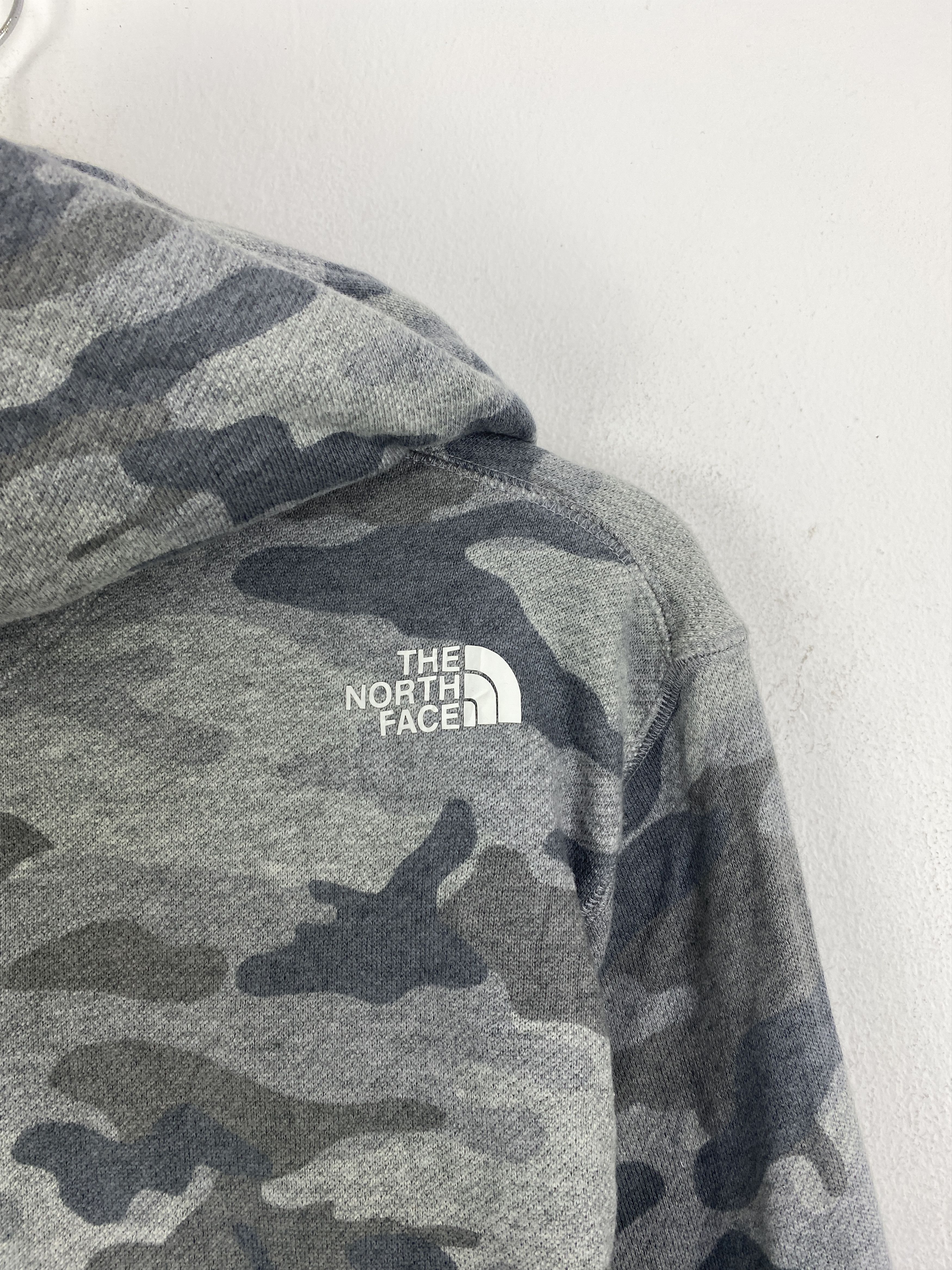 The North Face Vintage The North Face Camouflage Zipper Up Hoodie SH0239 Size US L / EU 52-54 / 3 - 8 Thumbnail