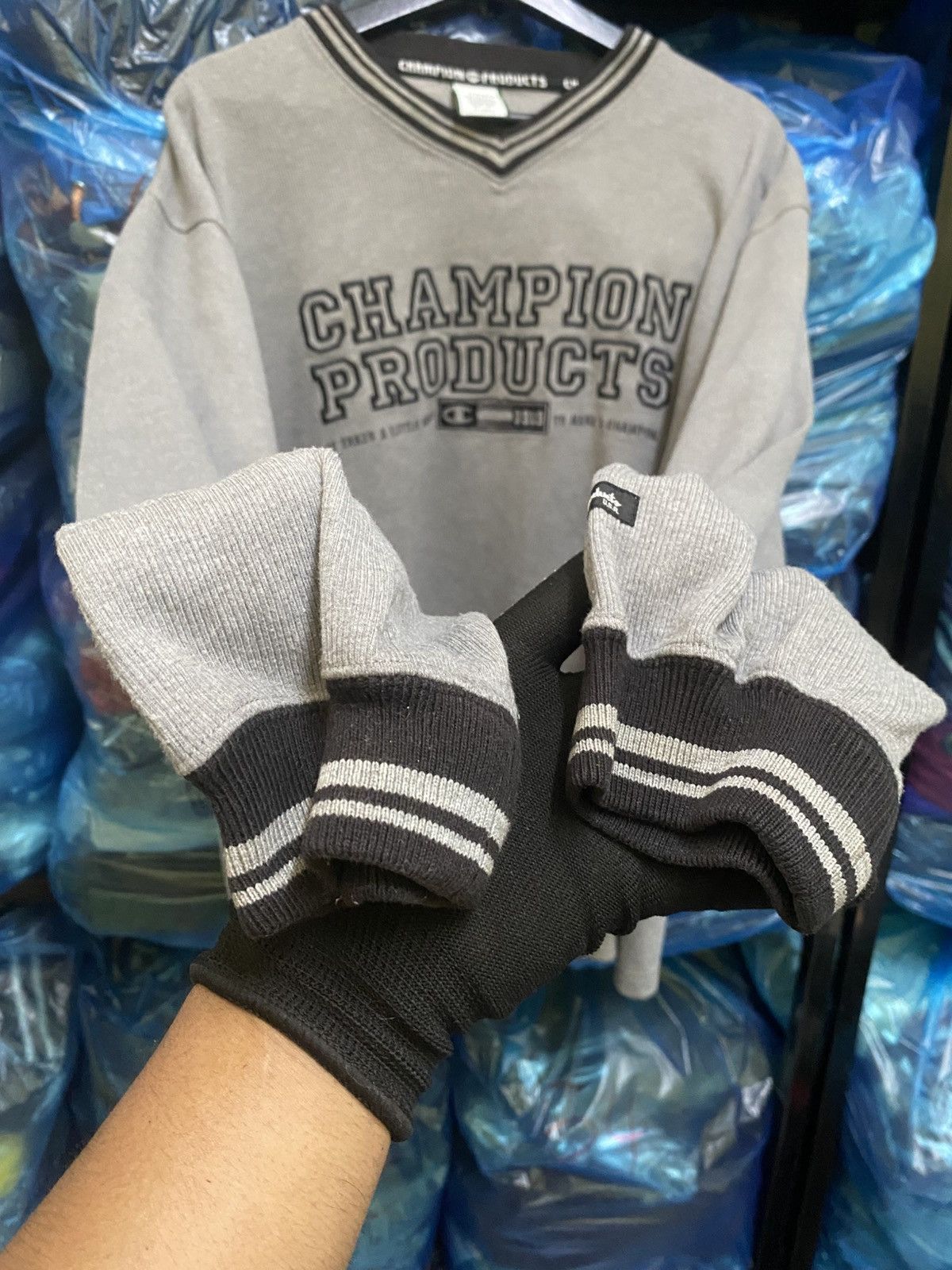 Champion Vintage Champion Products V-Neck Sweatshirt Gray Japan Tag Size US M / EU 48-50 / 2 - 7 Thumbnail