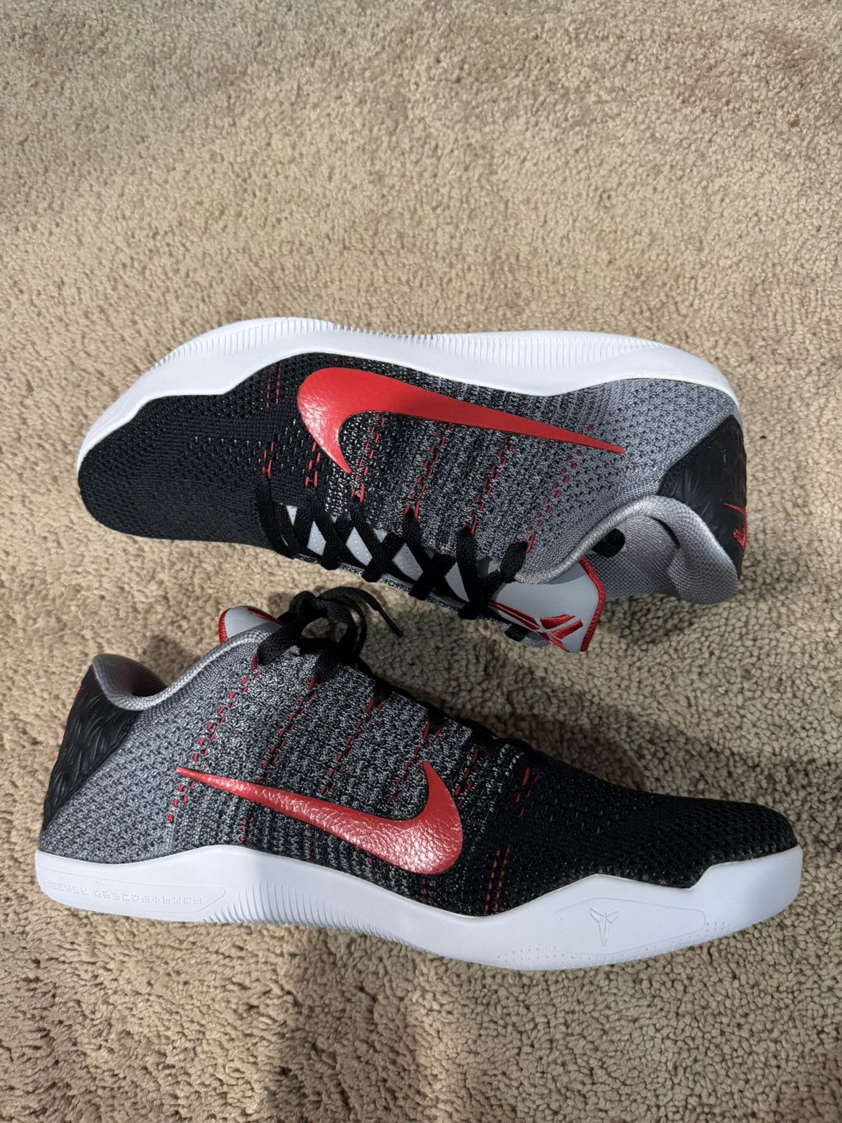 Nike Kobe 11 Low Tinker Muse 2011 Size US 10 / EU 43 - 2 Thumbnail