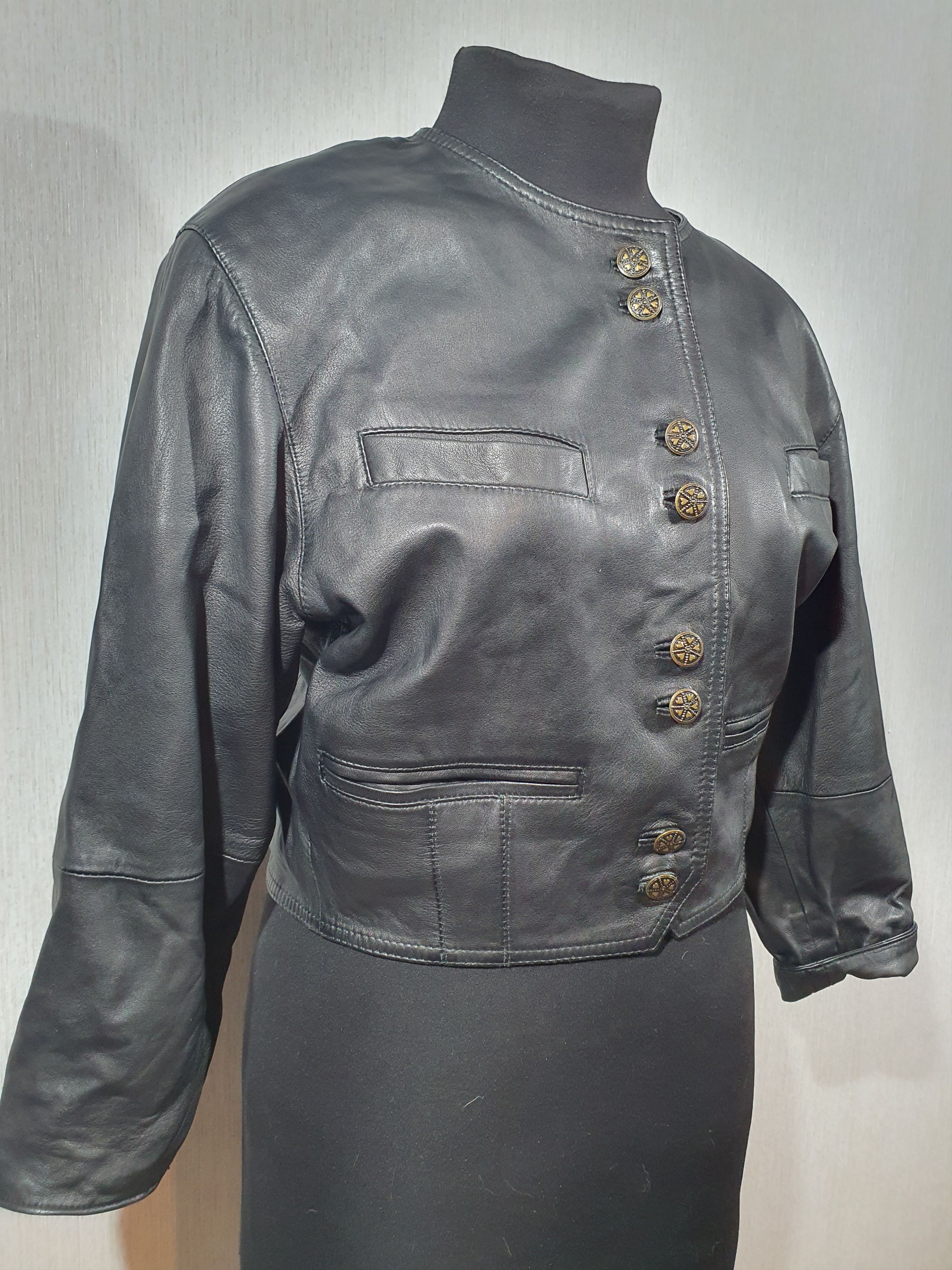 Genuine Leather Black short jacket made of genuine leather. Size L / US 10 / IT 46 - 2 Thumbnail
