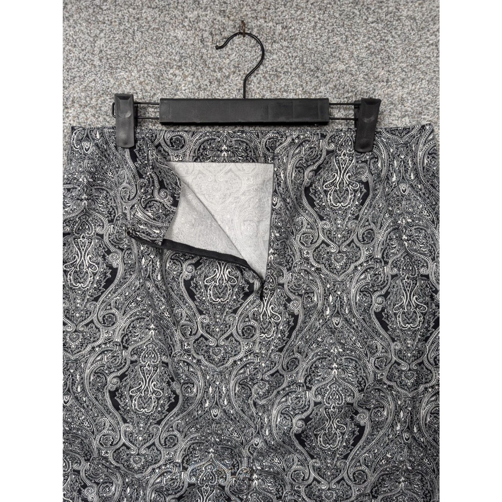 Talbots Talbots Petites Skirt 10P Womens Knee Length Black Paisley Stretch Office Workwear Vintage: No Size 32" / US 10 / IT 46 - 5 Thumbnail