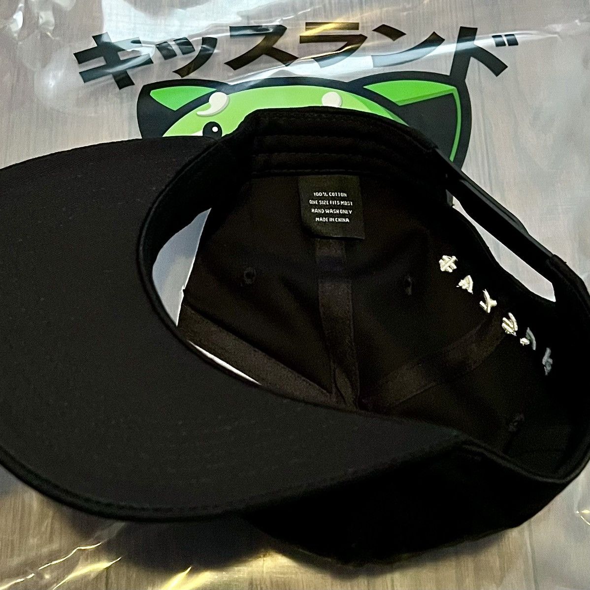 The Weeknd × XO The Weeknd XO Kiss Land 10 Year Oxcy Patch 5-Panel Snapback Size ONE SIZE - 5 Thumbnail