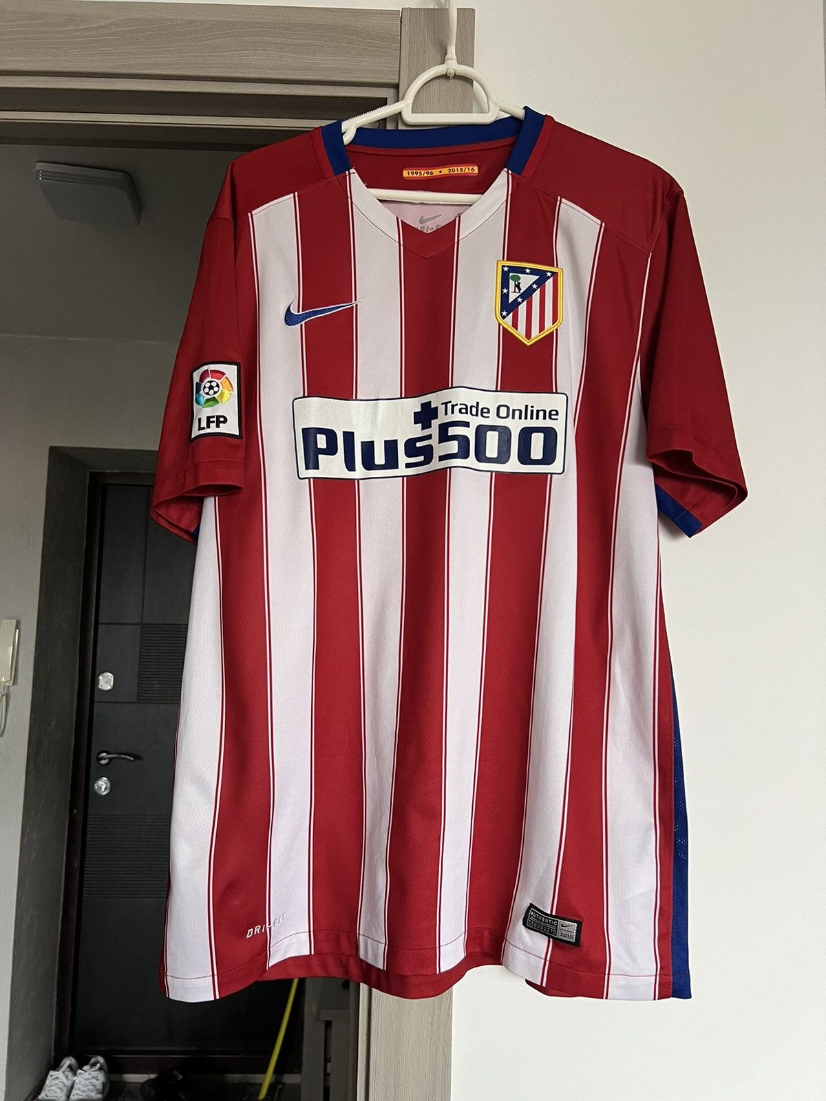 Nike Nike ATLETICO MADRID 2016 2017 HOME SOCCER SHIRT JERSEY Size US L / EU 52-54 / 3 - 1 Thumbnail