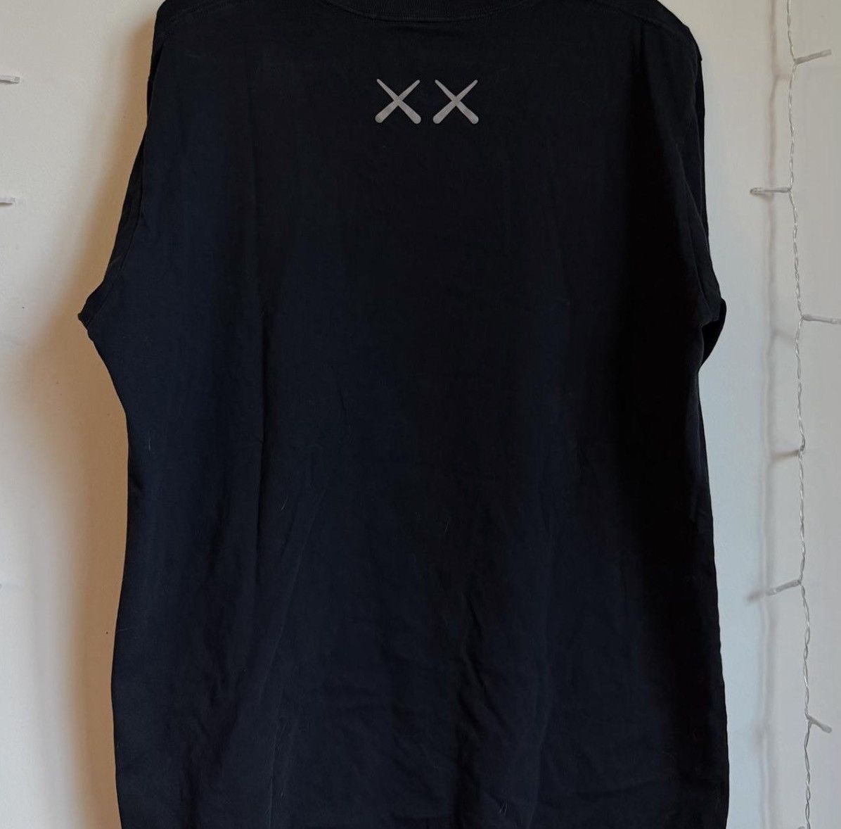 Kaws KawsxUniqlo Black Tee Size US L / EU 52-54 / 3 - 2 Thumbnail