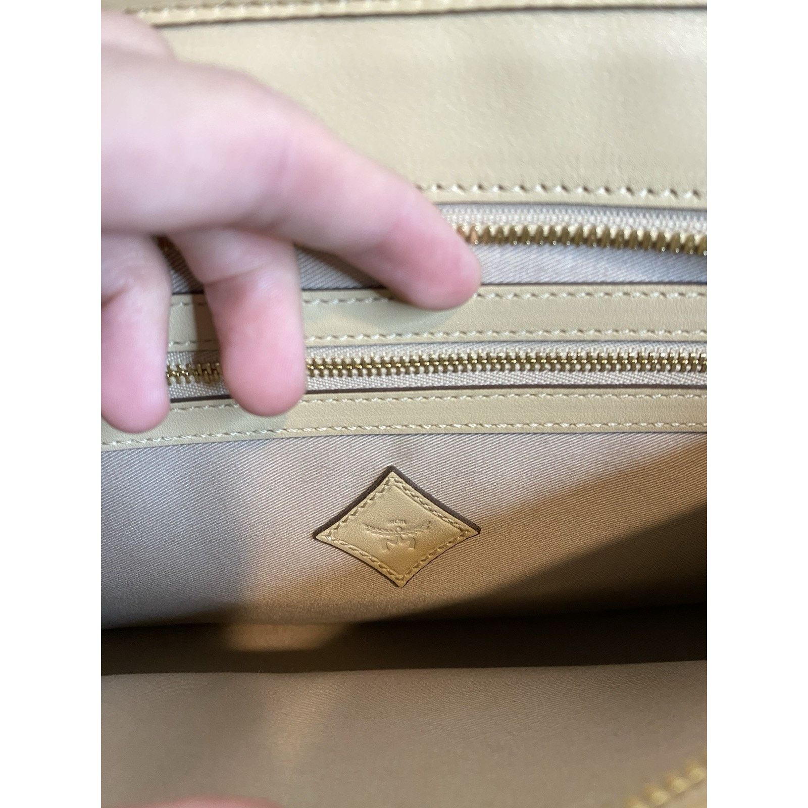 MCM MCM Crossbody Bag | New/Pass as new | Comes With Receipt ! Size ONE SIZE - 13 Thumbnail