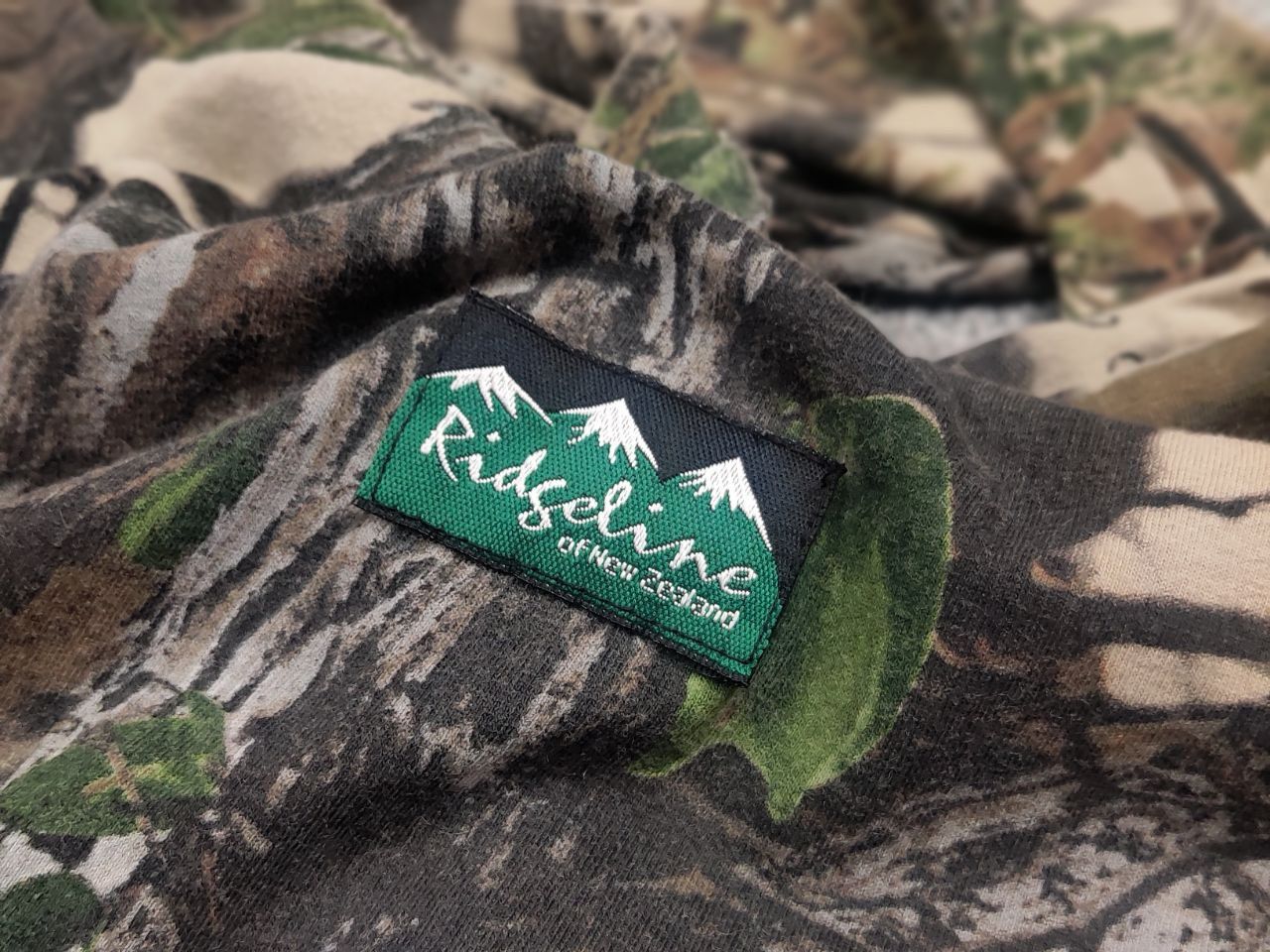 Realtree Vintage Buffalo camo Real Tree Light Long Sleeve Y2K Style Size US M / EU 48-50 / 2 - 11 Thumbnail