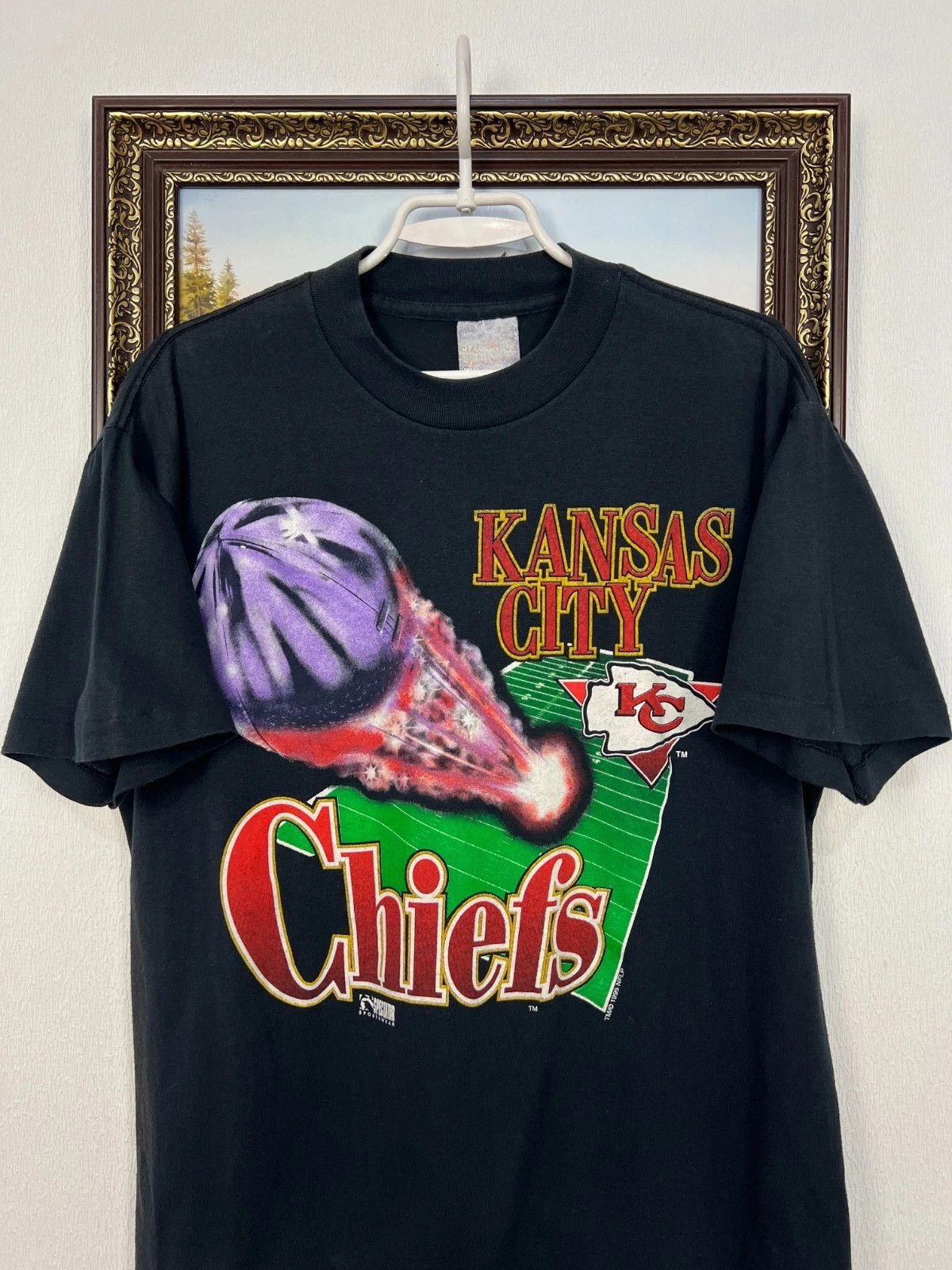 Vintage Vintage 90's Kansas City Chiefs Shirt Black Over Print Tee Size US M / EU 48-50 / 2 - 2 Thumbnail