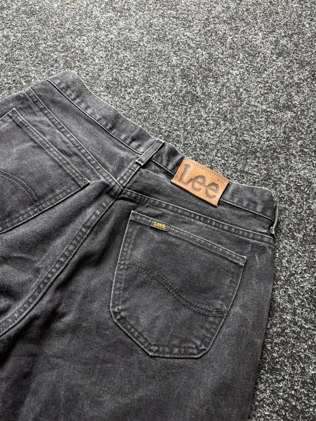 Lee Vintage 00s USA Lee Black Jeans Straight Fit Y2K Faded Size US 31 - 20 Thumbnail