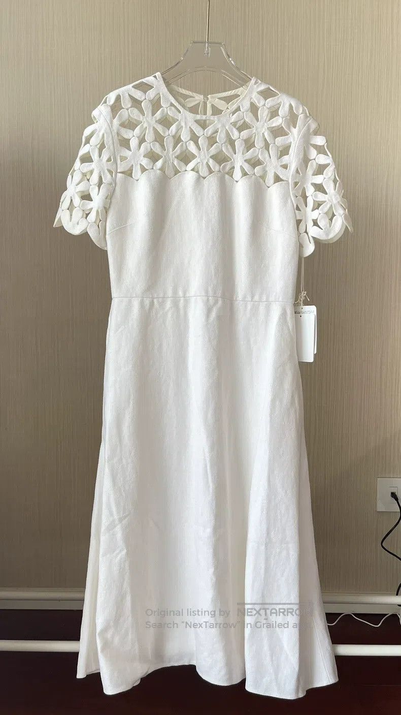 Valentino Valentino Openwork carved pure white dress Size S / US 4 / IT 40 - 1 Thumbnail