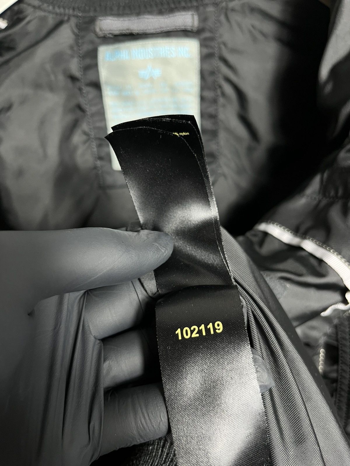 Alpha Industries alpha industries bomber jacket ma-1 flight pilot black nylon Size L / US 10 / IT 46 - 12 Thumbnail