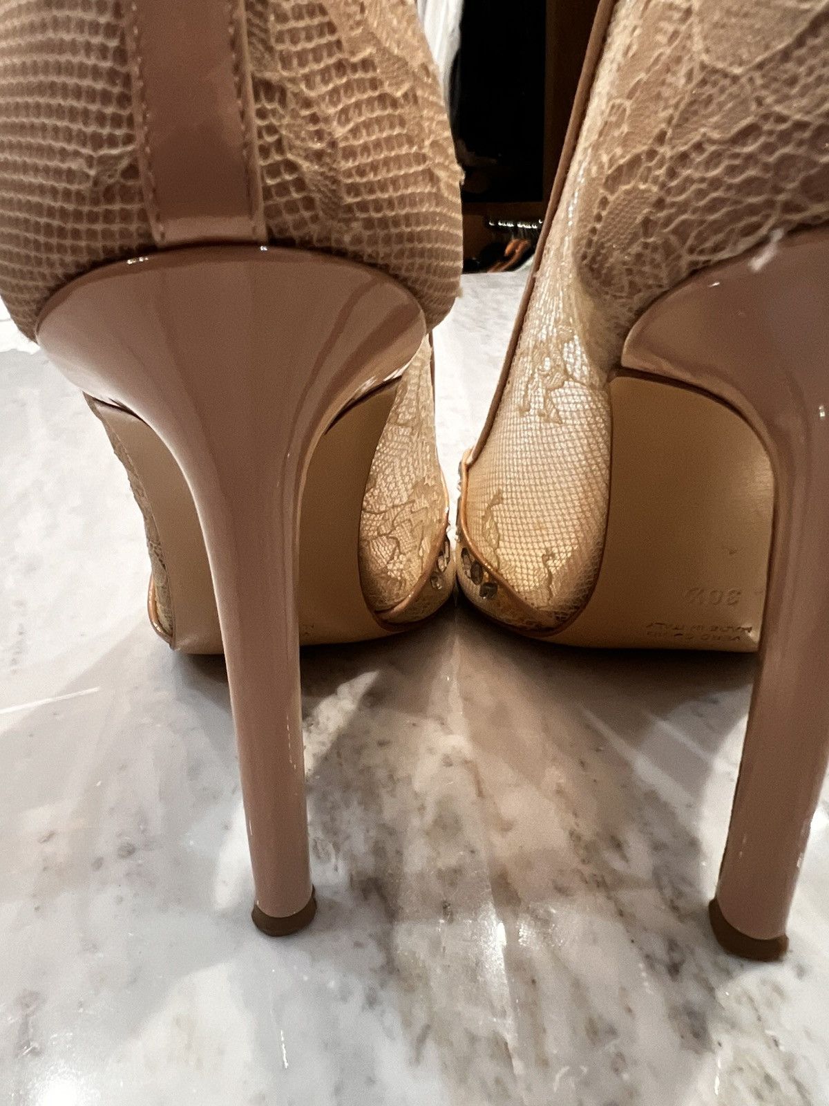 Monique Lhuillier Classy lace nude pump Size US 6.5 / IT 36.5 - 19 Thumbnail