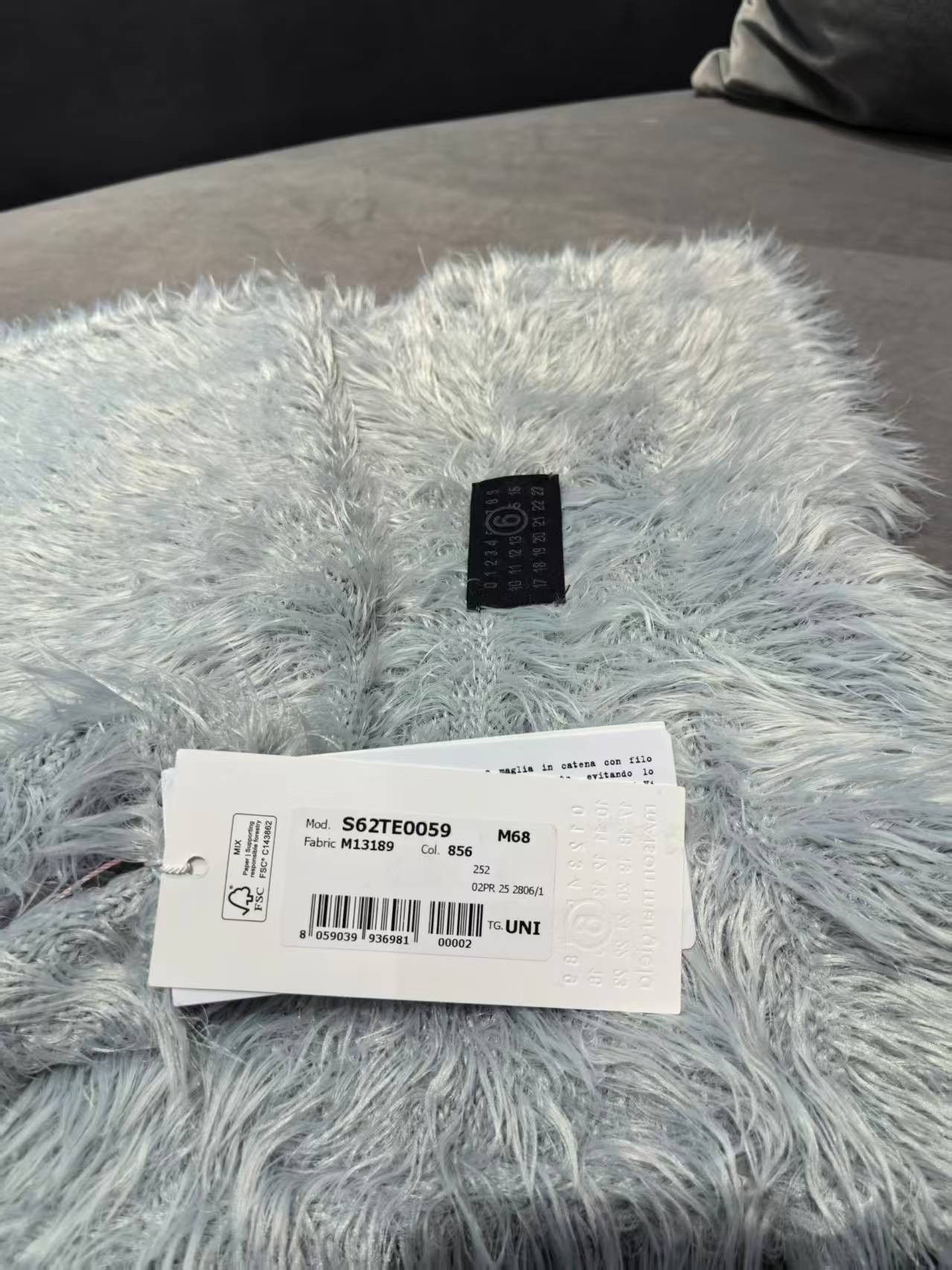 Maison Margiela NWT MM6 Maison Margiela Furry Scarf - Light Grey Size ONE SIZE - 10 Thumbnail