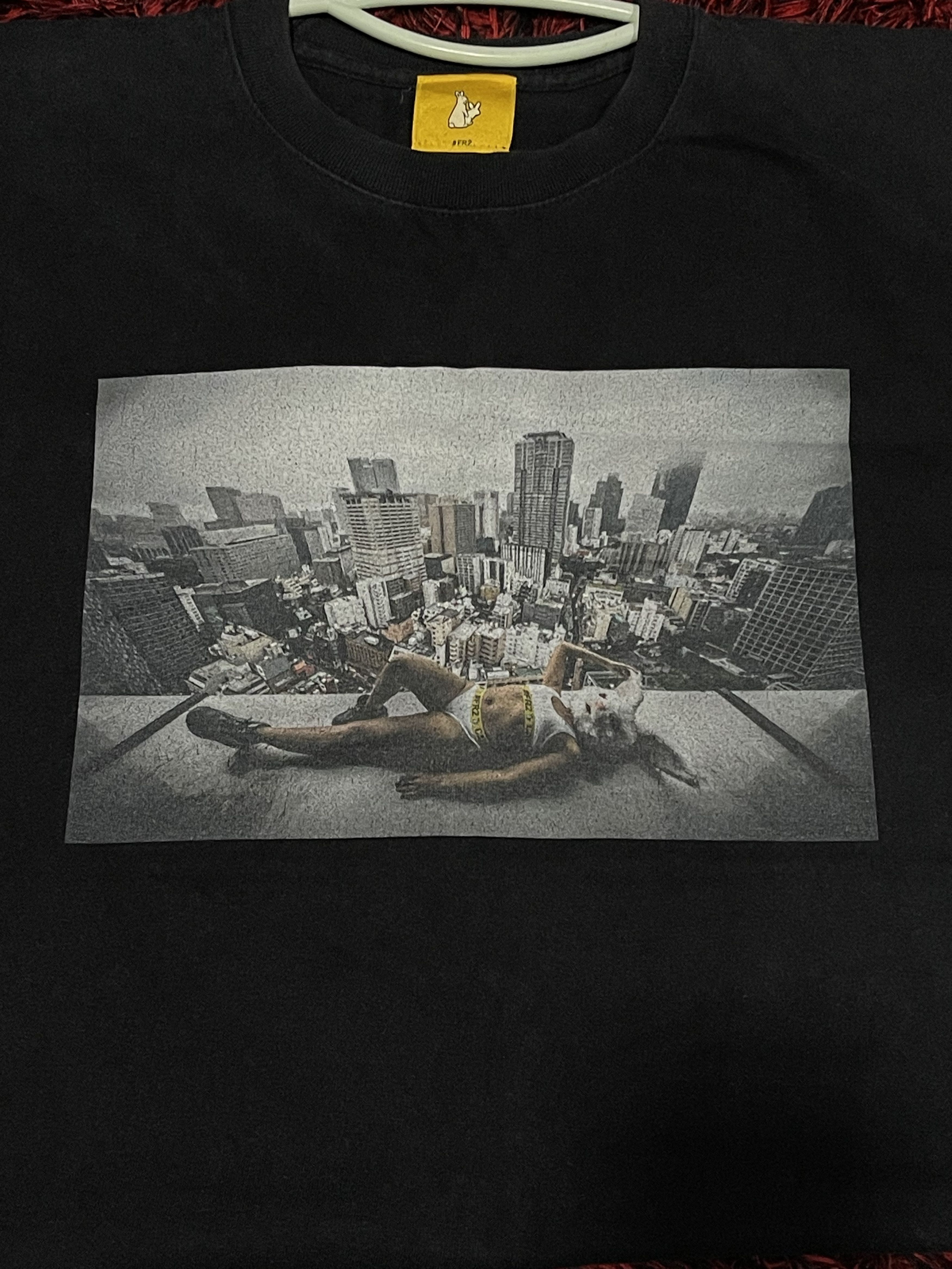 FR2 Fxxking Rabbit Sexy Girl Lying Rare Tee Size US M / EU 48-50 / 2 - 2 Thumbnail