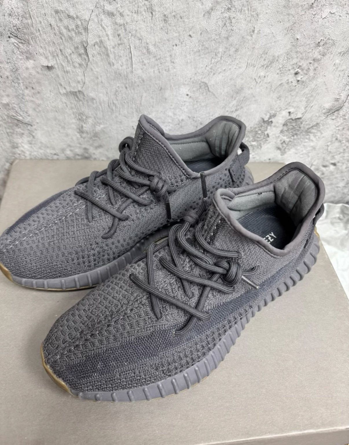 Adidas Adidas Yeezy 350 Cinder FY2903 K37 Size US 9 / EU 42 - 2 Thumbnail