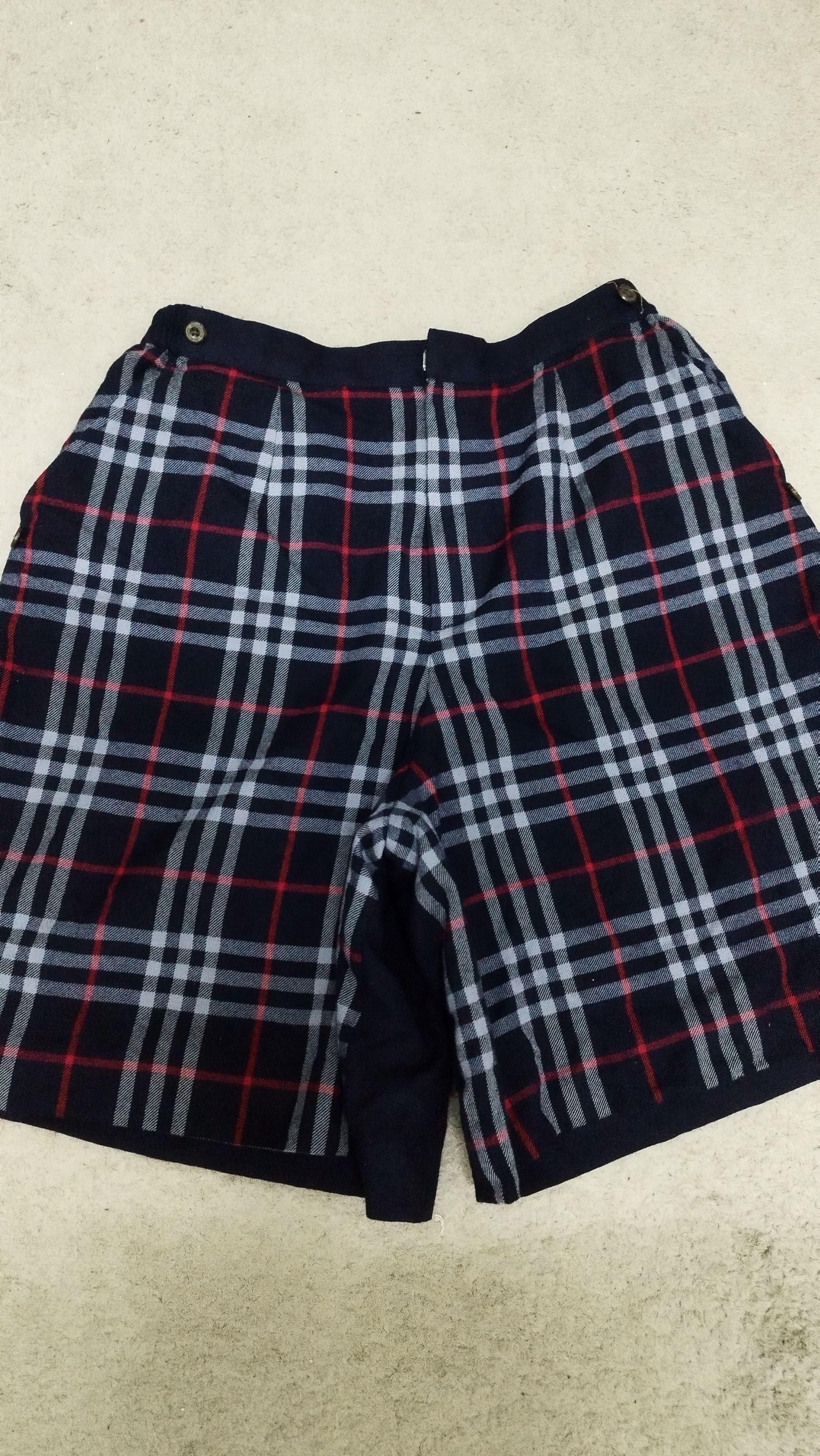 Burberry Burberry skirt golf whool Size 30" / US 8 / IT 44 - 1 Thumbnail