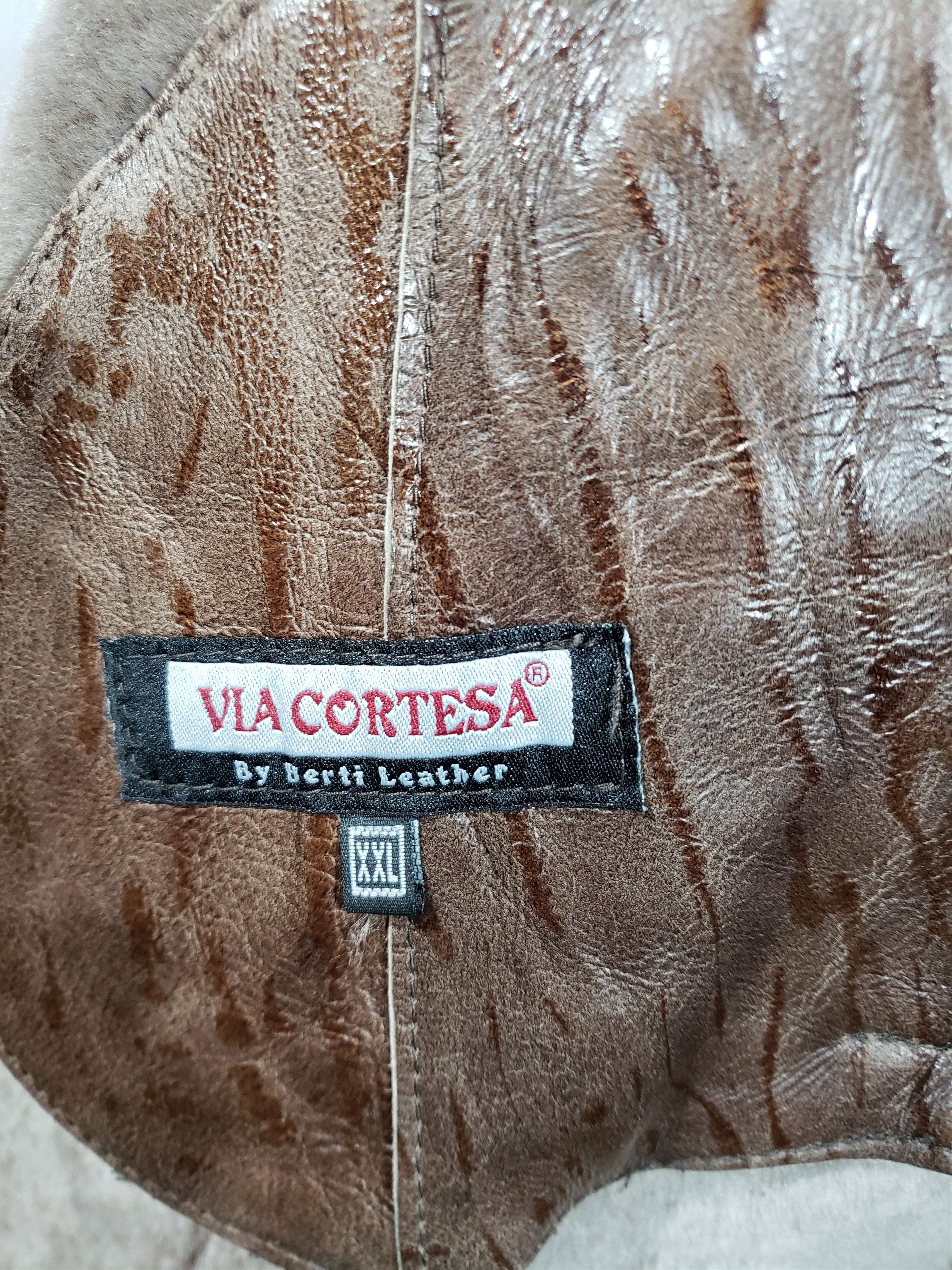 Other Stylish brown sheepskin coat with a warm hood. Size M / US 6-8 / IT 42-44 - 10 Thumbnail
