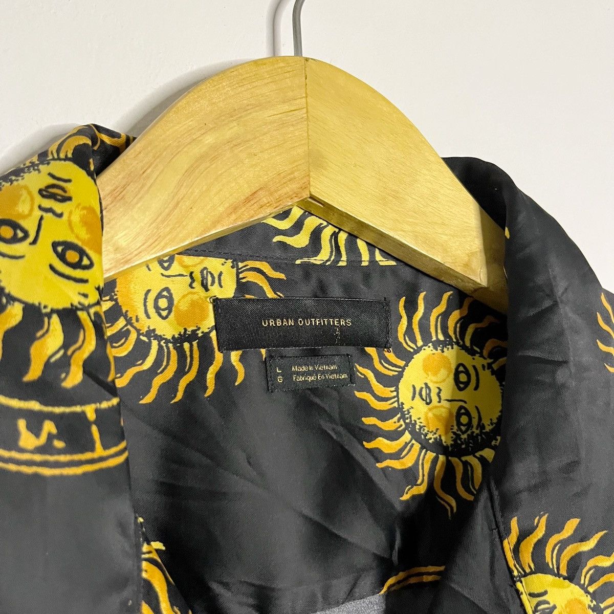 Urban Outfitters Urban Outfitters Celestial Sun & Moon Campcollar Shirt Size US L / EU 52-54 / 3 - 5 Thumbnail