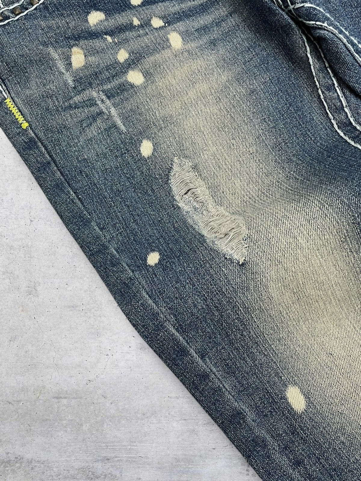 Tornado Mart WHITE METEOR 1990S JAPAN DESIGNER FLARED DISTRESSED DENIM Size US 32 / EU 48 - 7 Thumbnail