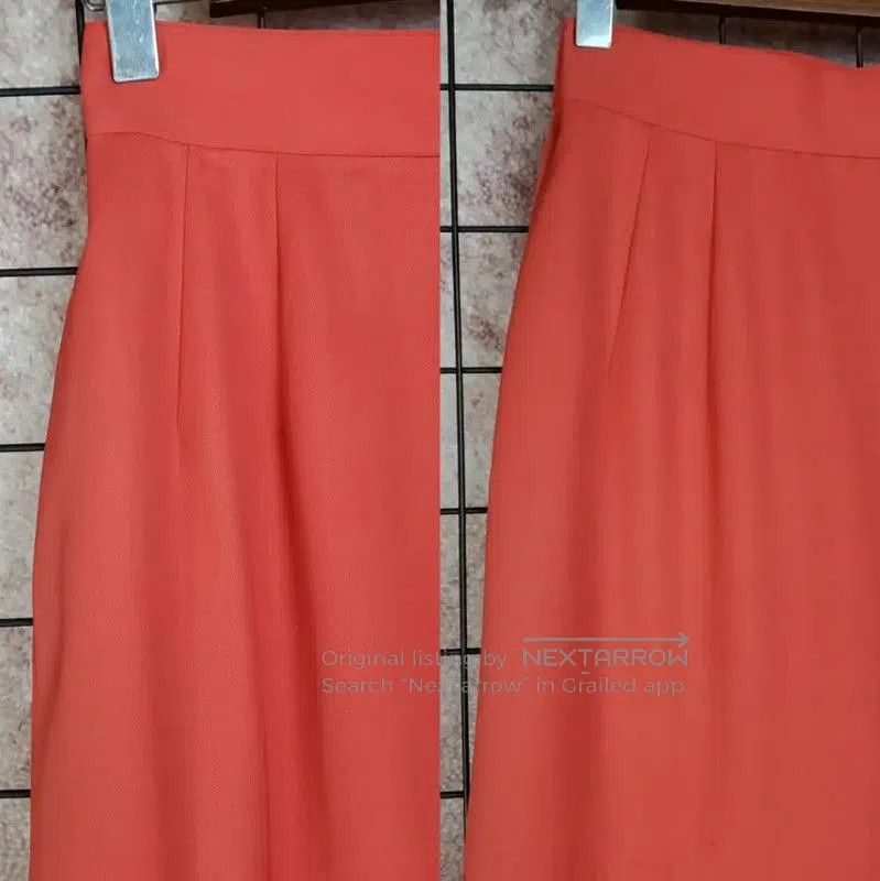 Dior Christian Dior Flared Wool Skirt in Apricot . Size 22" - 2 Thumbnail