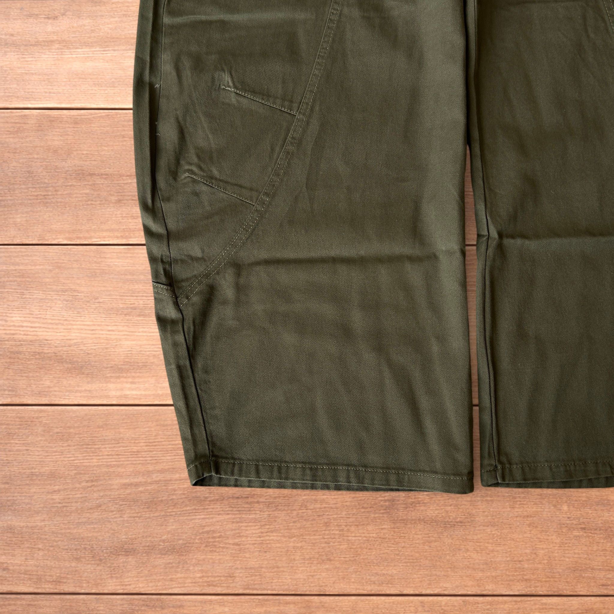 Japanese Brand Vintage Military style baggy wide cargo trousers in khaki. Size US 32 / EU 48 - 4 Thumbnail